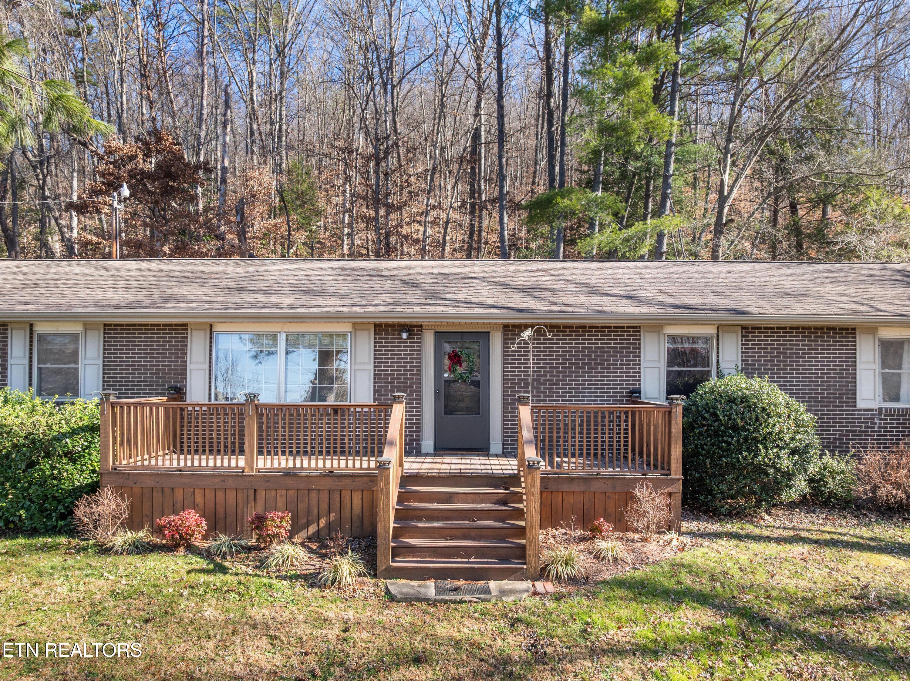 691 Barclay Lane Jellico TN 37762