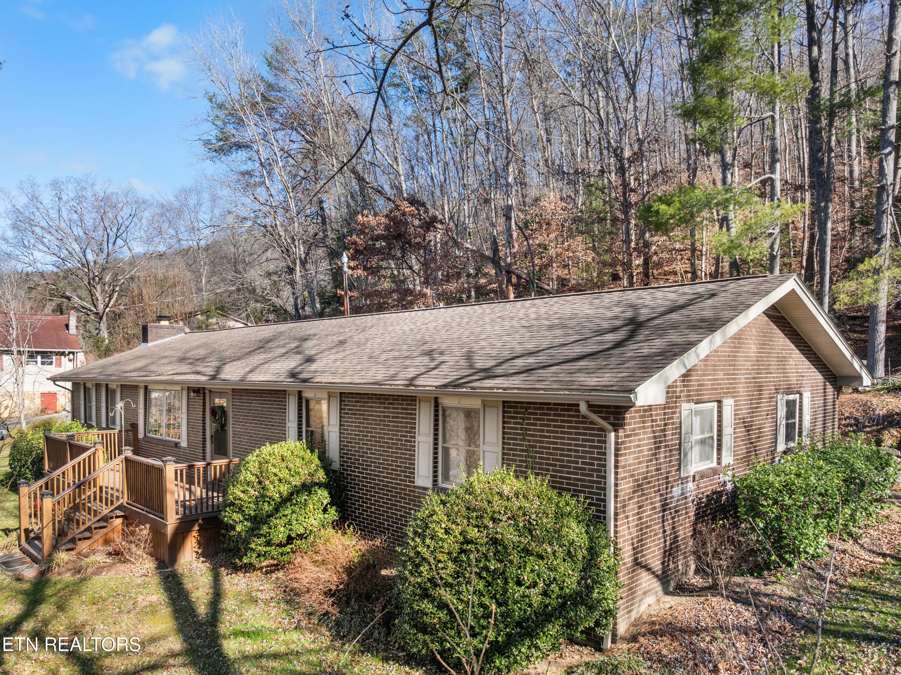 691 Barclay Lane Jellico TN 37762