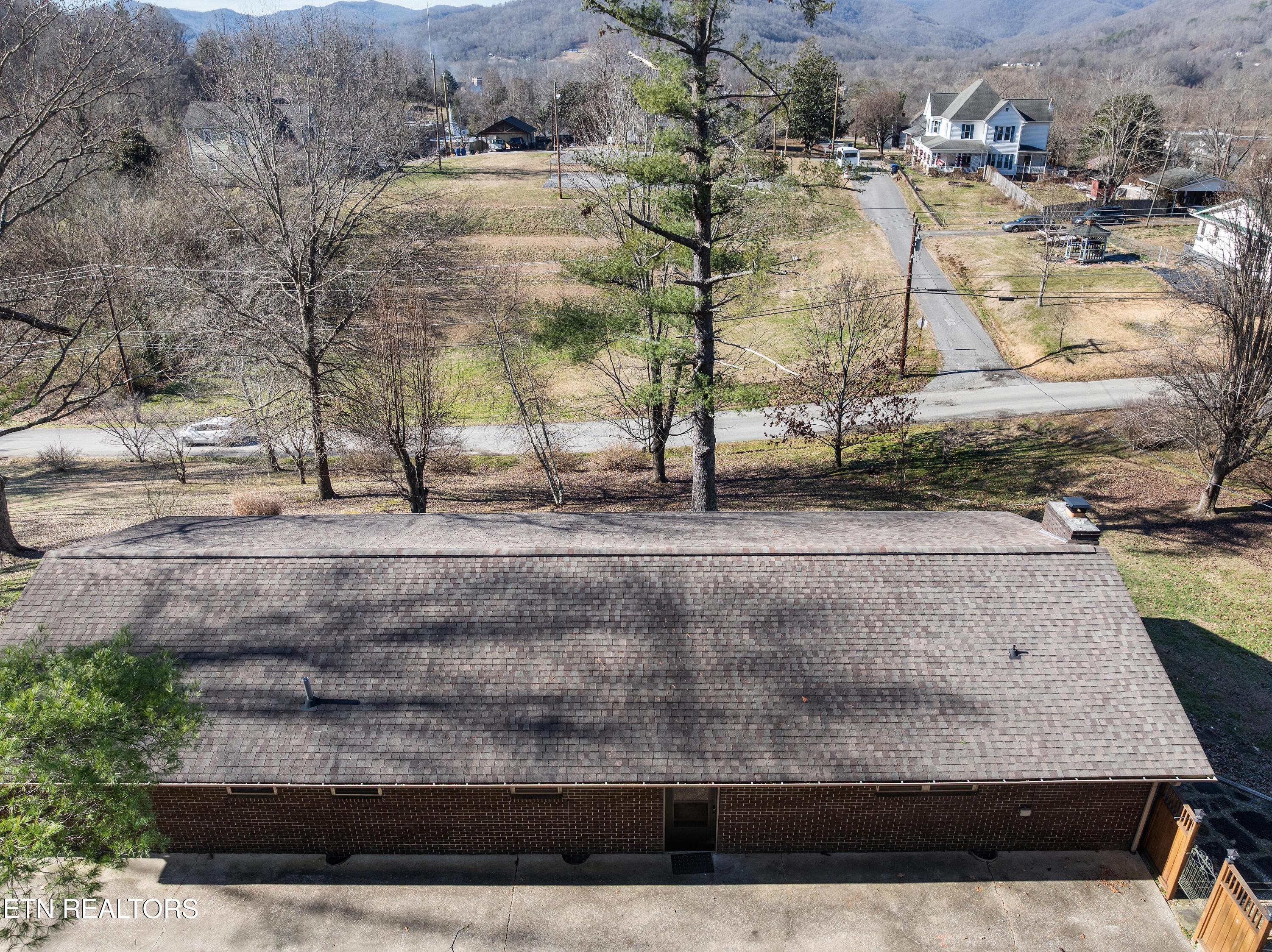 691 Barclay Lane Jellico TN 37762