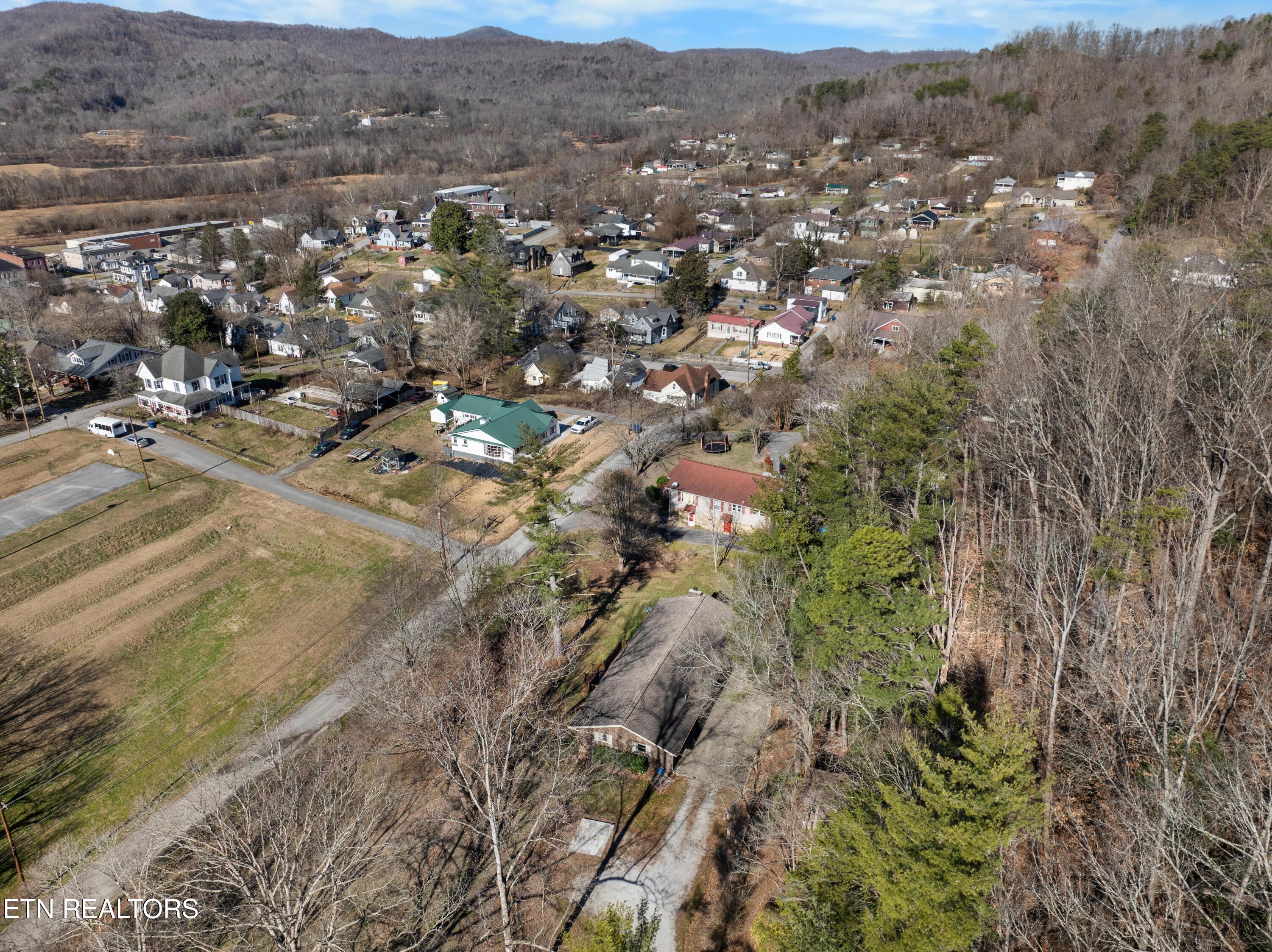 691 Barclay Lane Jellico TN 37762