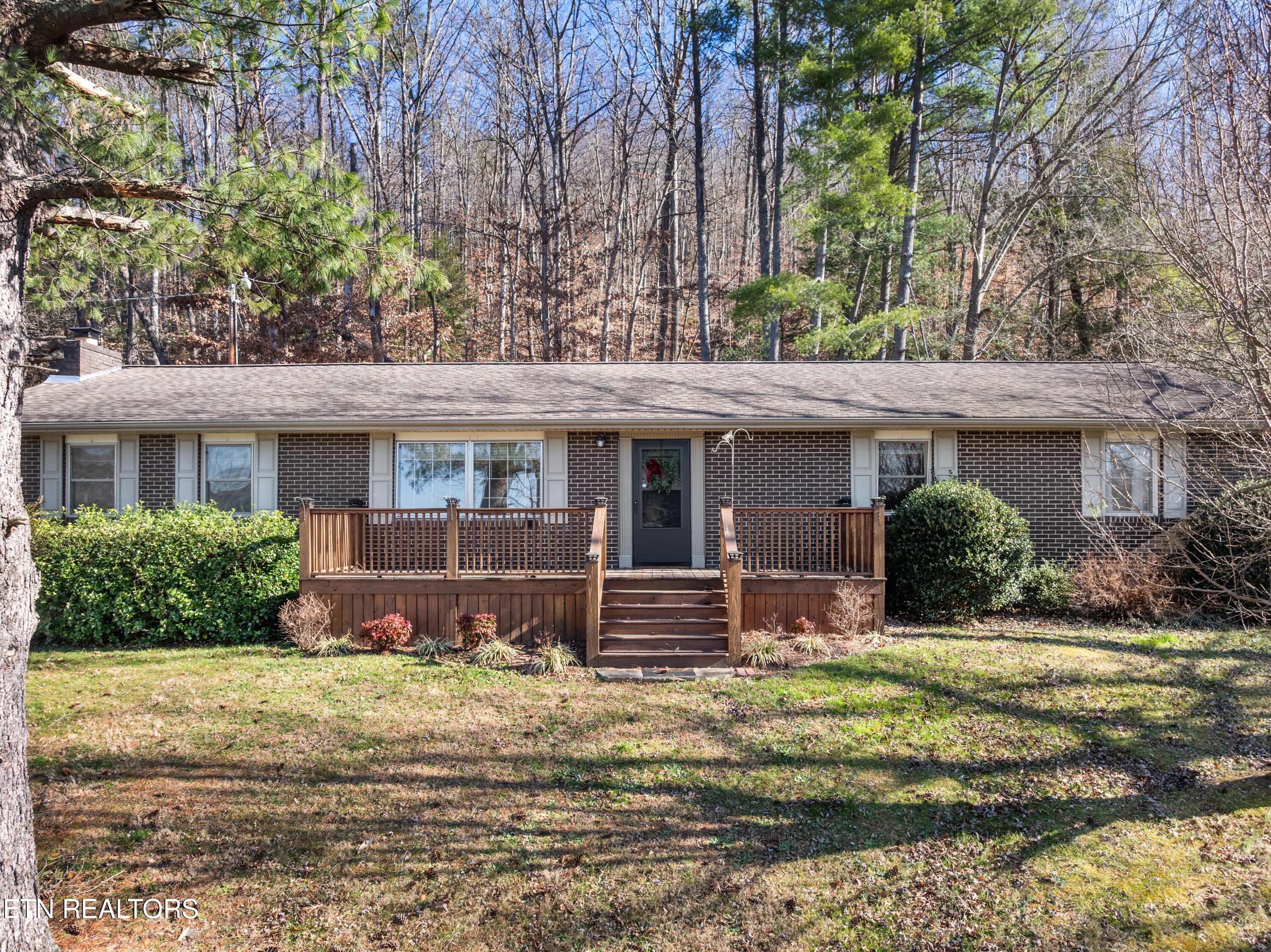 691 Barclay Lane Jellico TN 37762