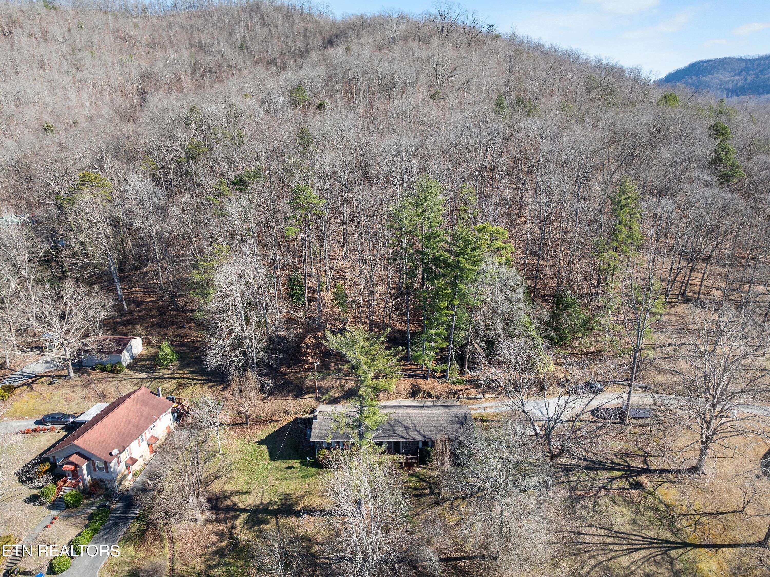 691 Barclay Lane Jellico TN 37762