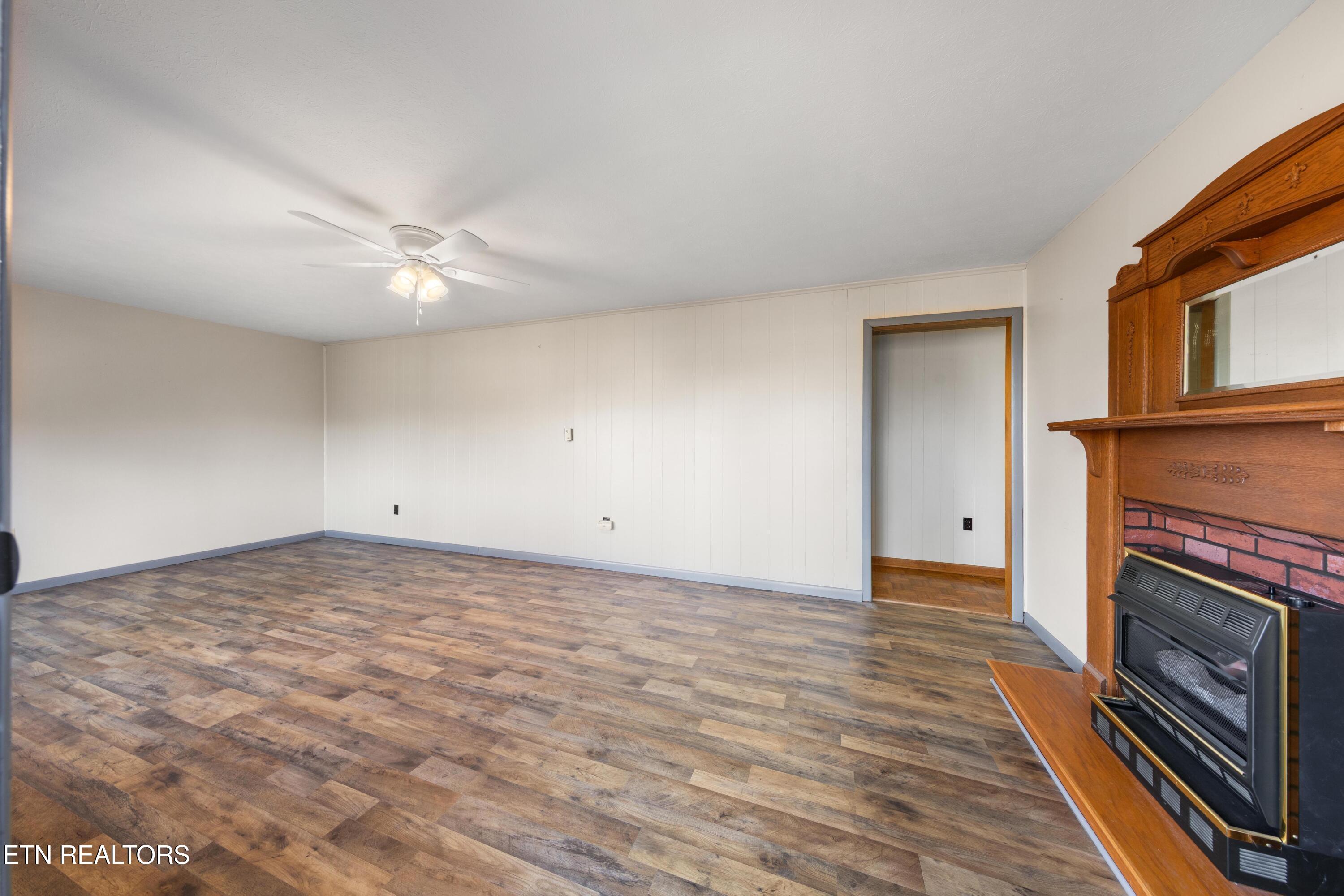 691 Barclay Lane Jellico TN 37762