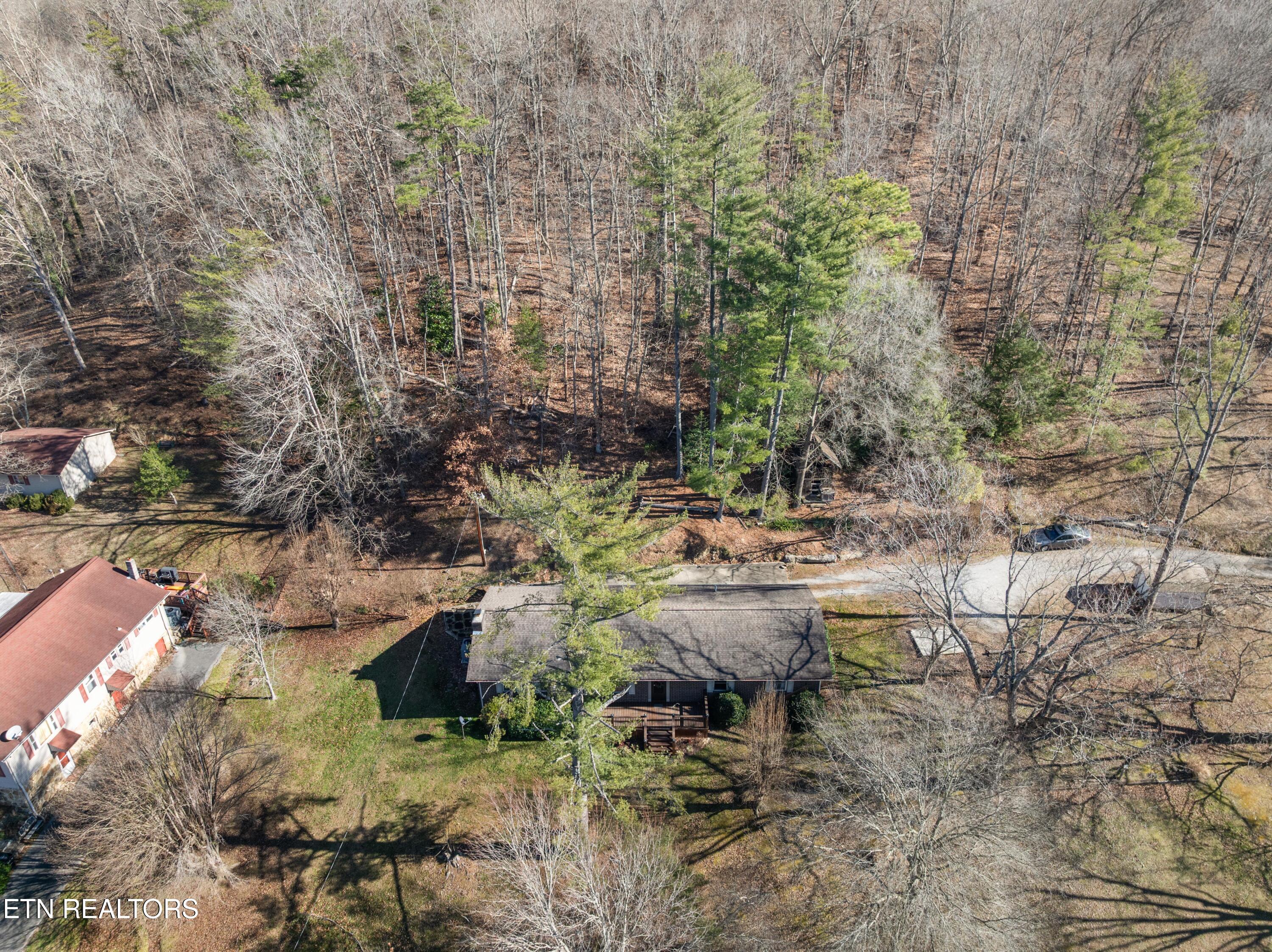 691 Barclay Lane Jellico TN 37762