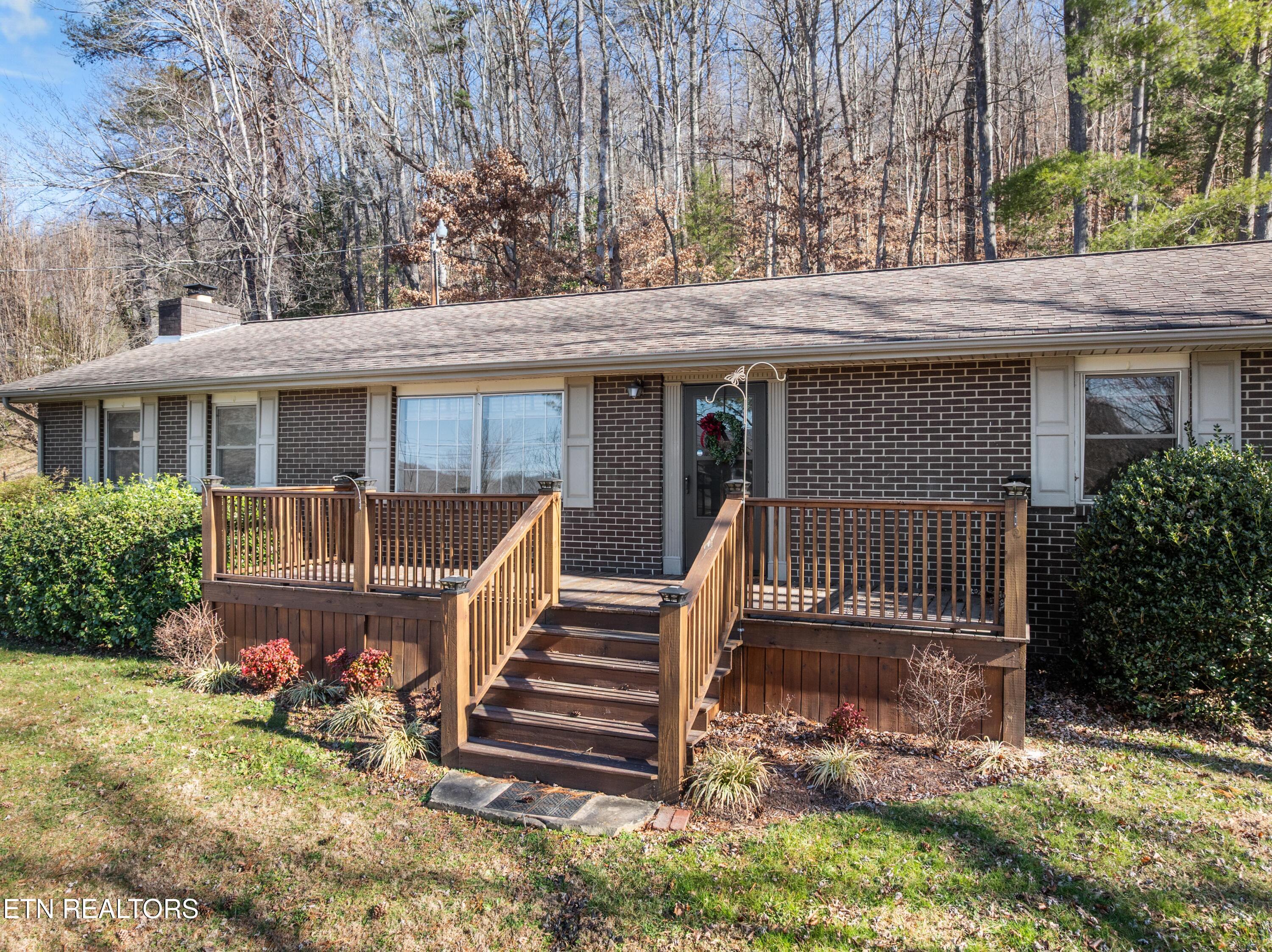 691 Barclay Lane Jellico TN 37762