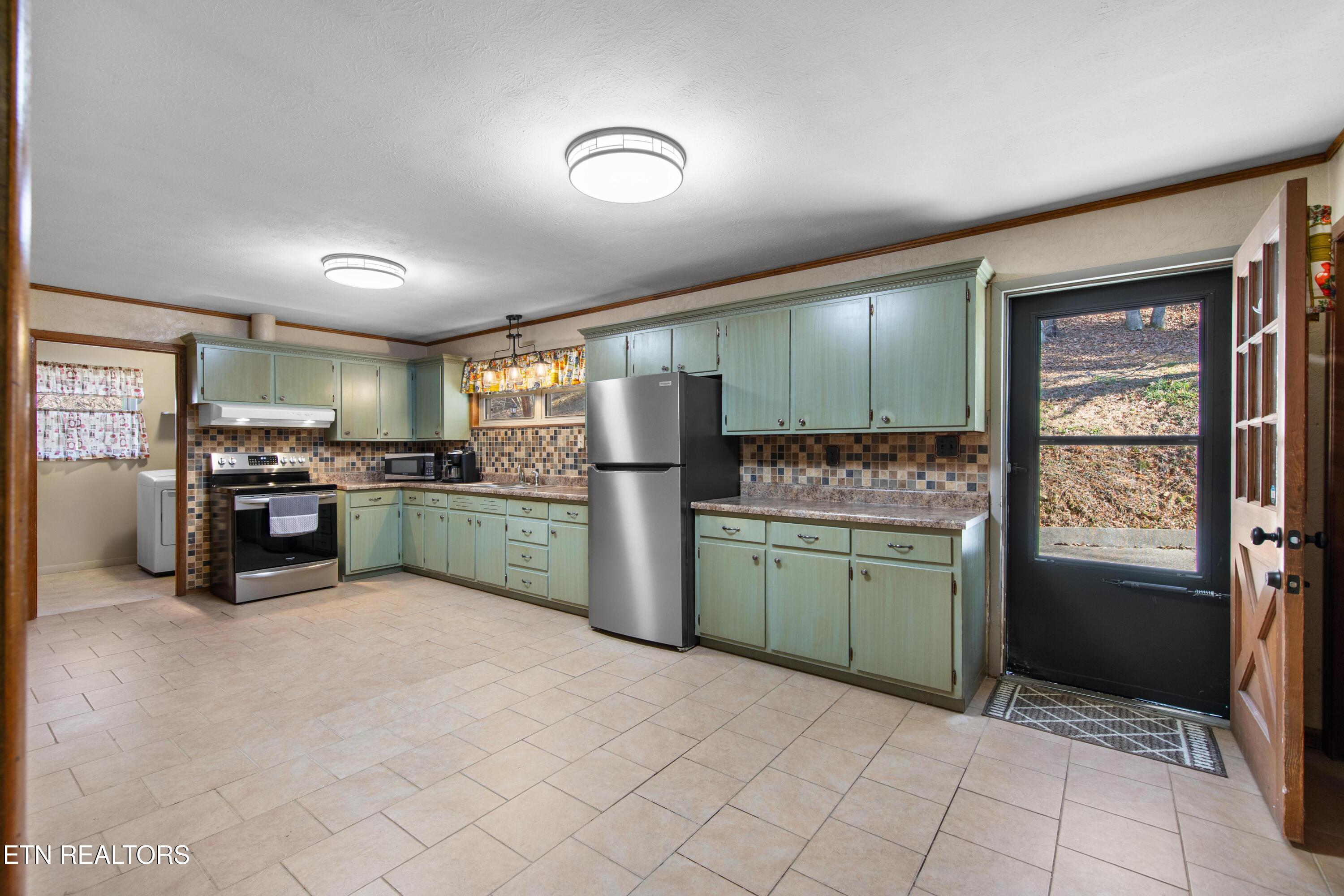 691 Barclay Lane Jellico TN 37762