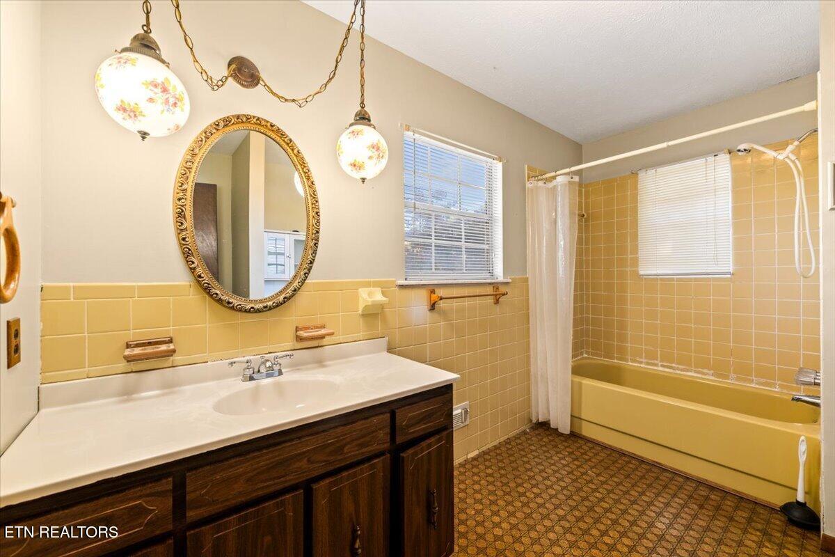 104 Rich Lane Lafollette TN 37766