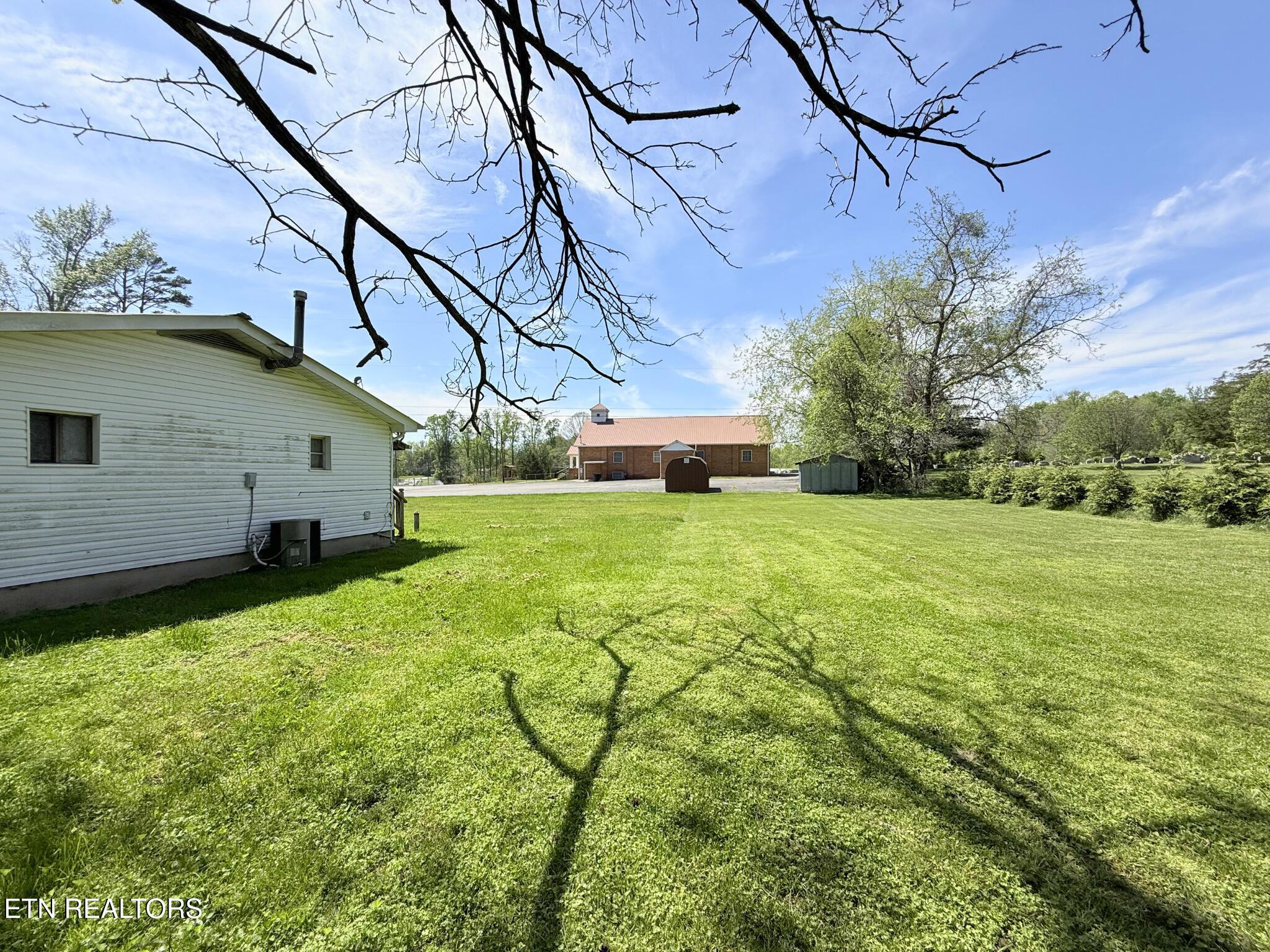 2391 Buffalo Road Oneida TN 37841