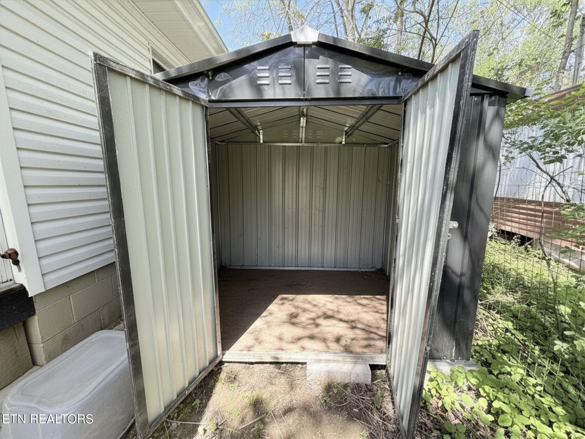 2391 Buffalo Road Oneida TN 37841
