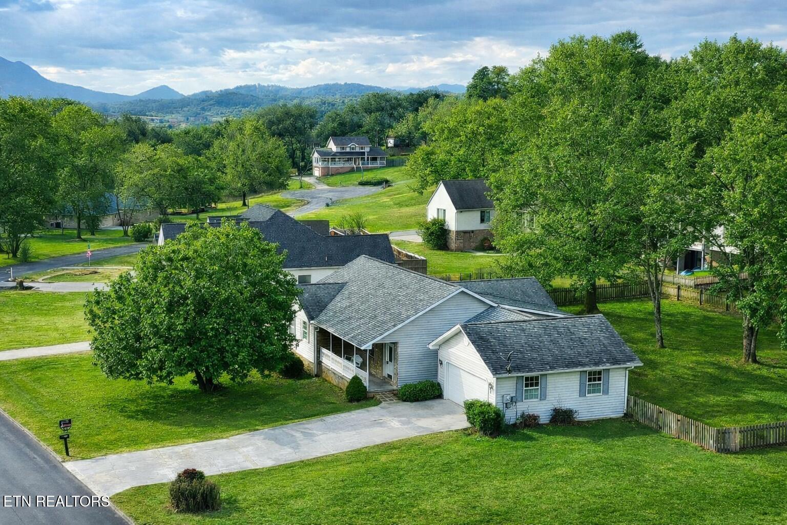 913 Columbine Lea Sevierville TN 37862