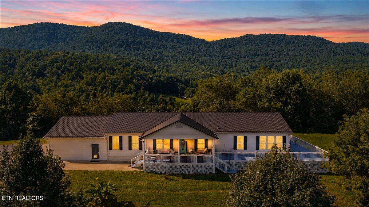 289 Carr Gap Road Speedwell TN 37870