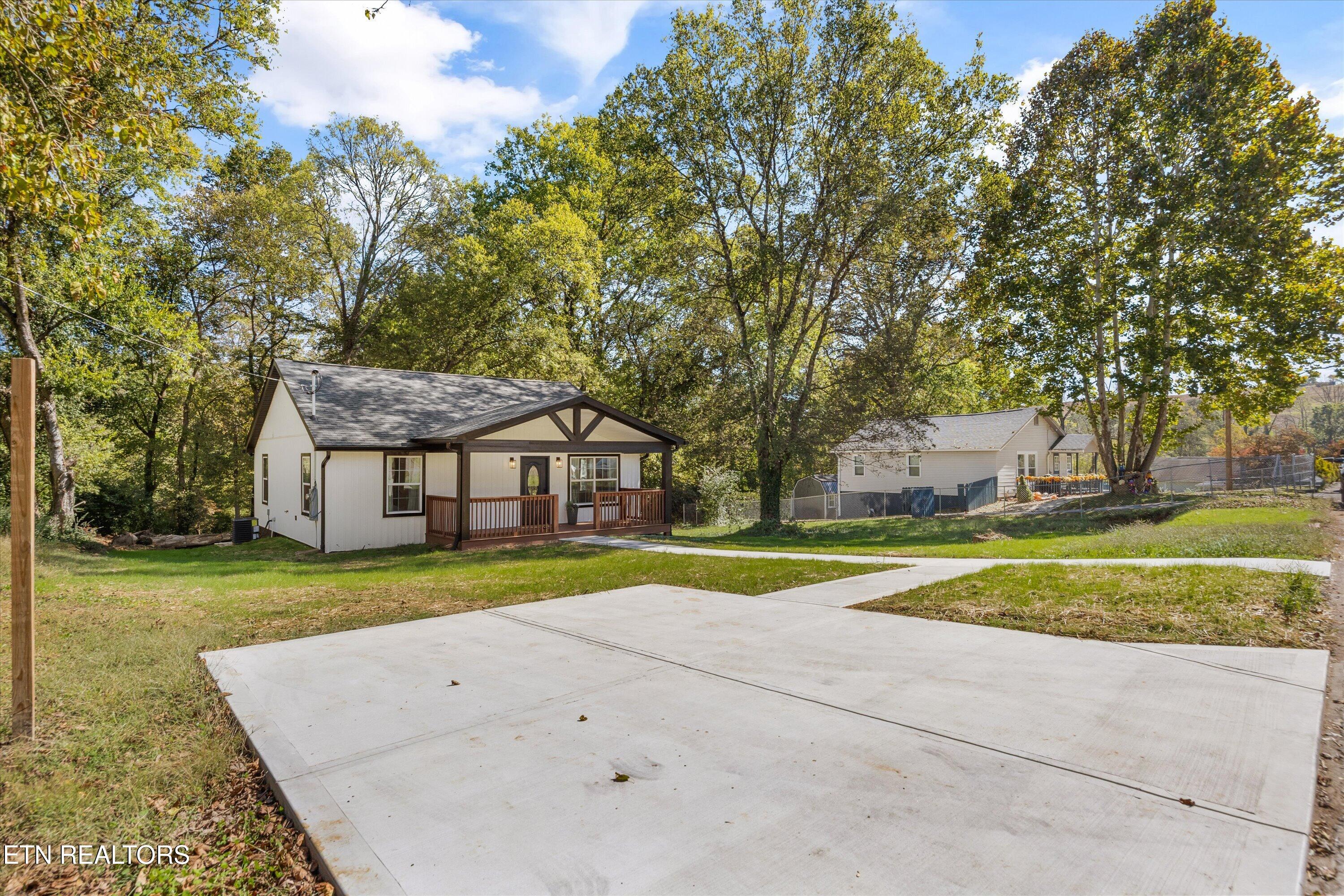 1612 Robert Huff Lane Knoxville TN 37914