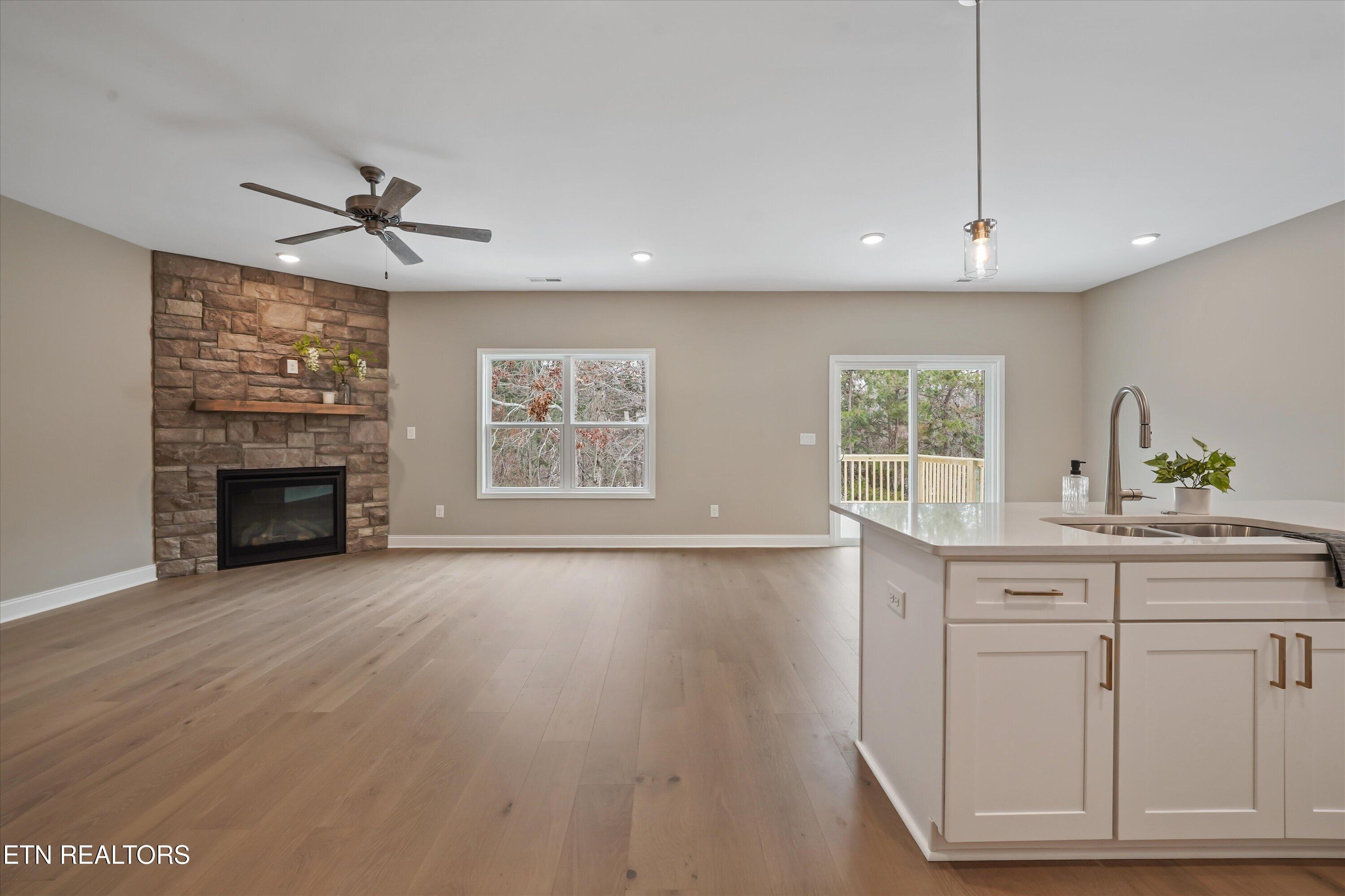 1576 Green Meadows Lane Lenoir City TN 37771