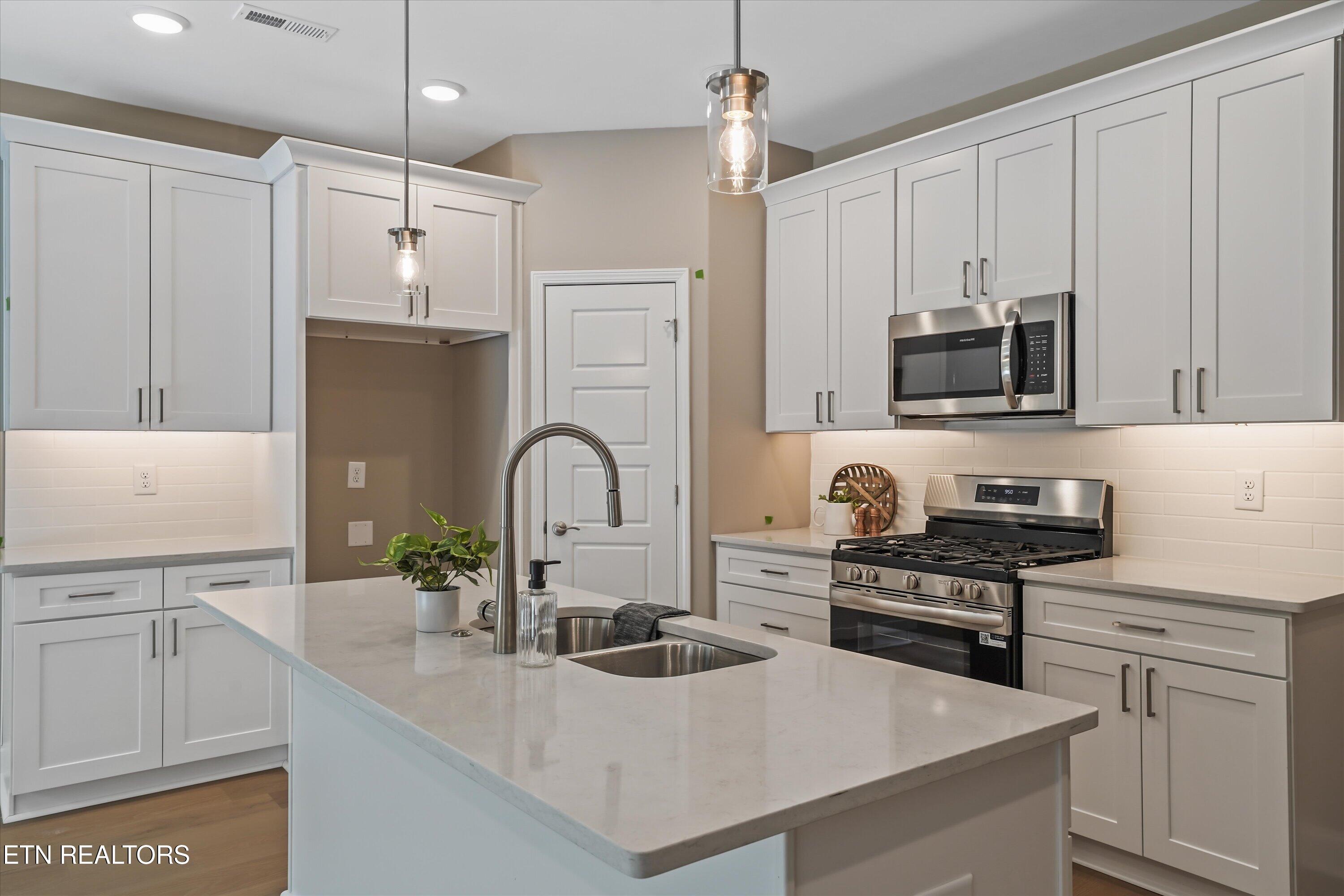 1576 Green Meadows Lane Lenoir City TN 37771