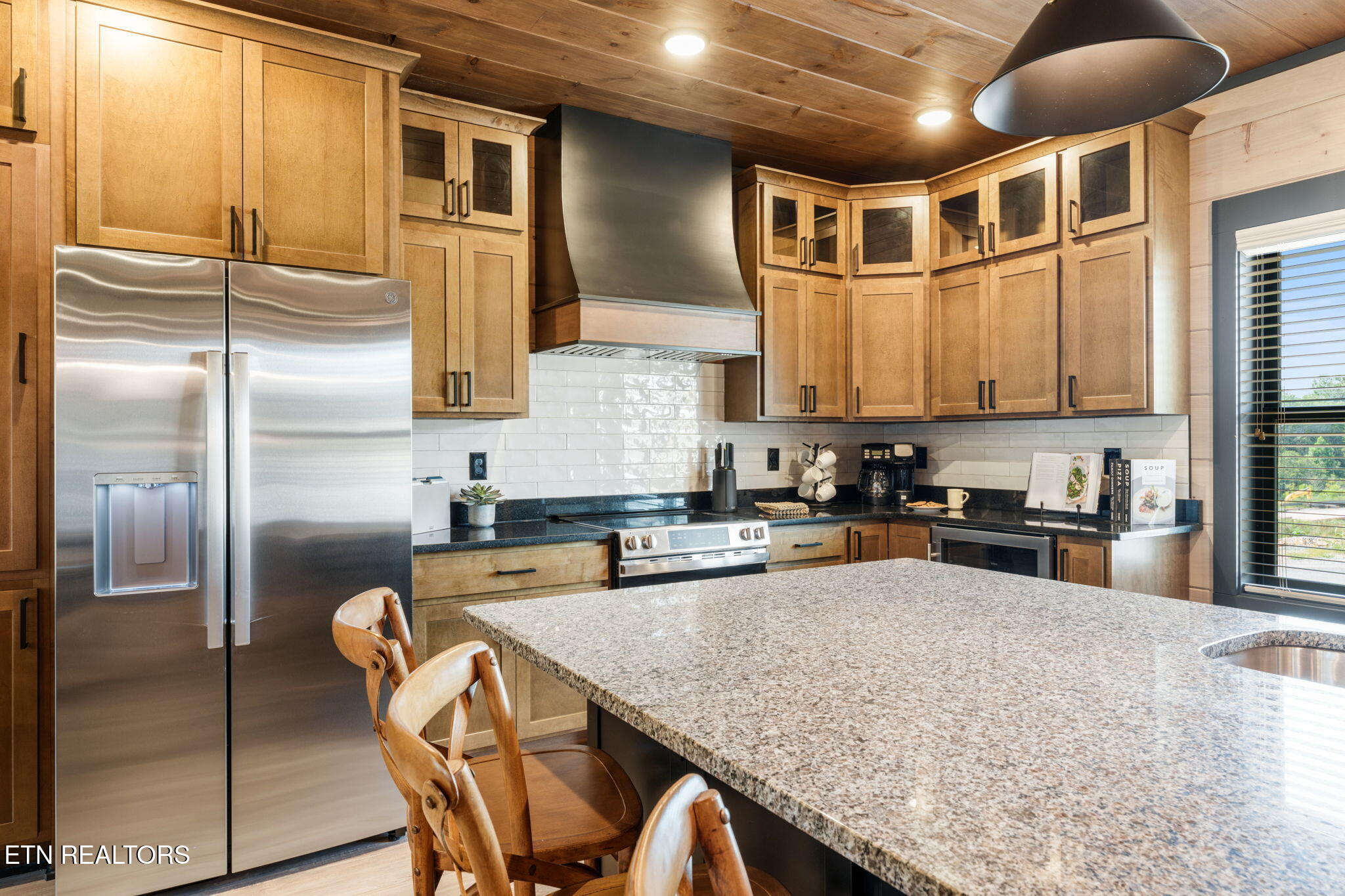 1738 Knotty Log Way Sevierville TN 37862
