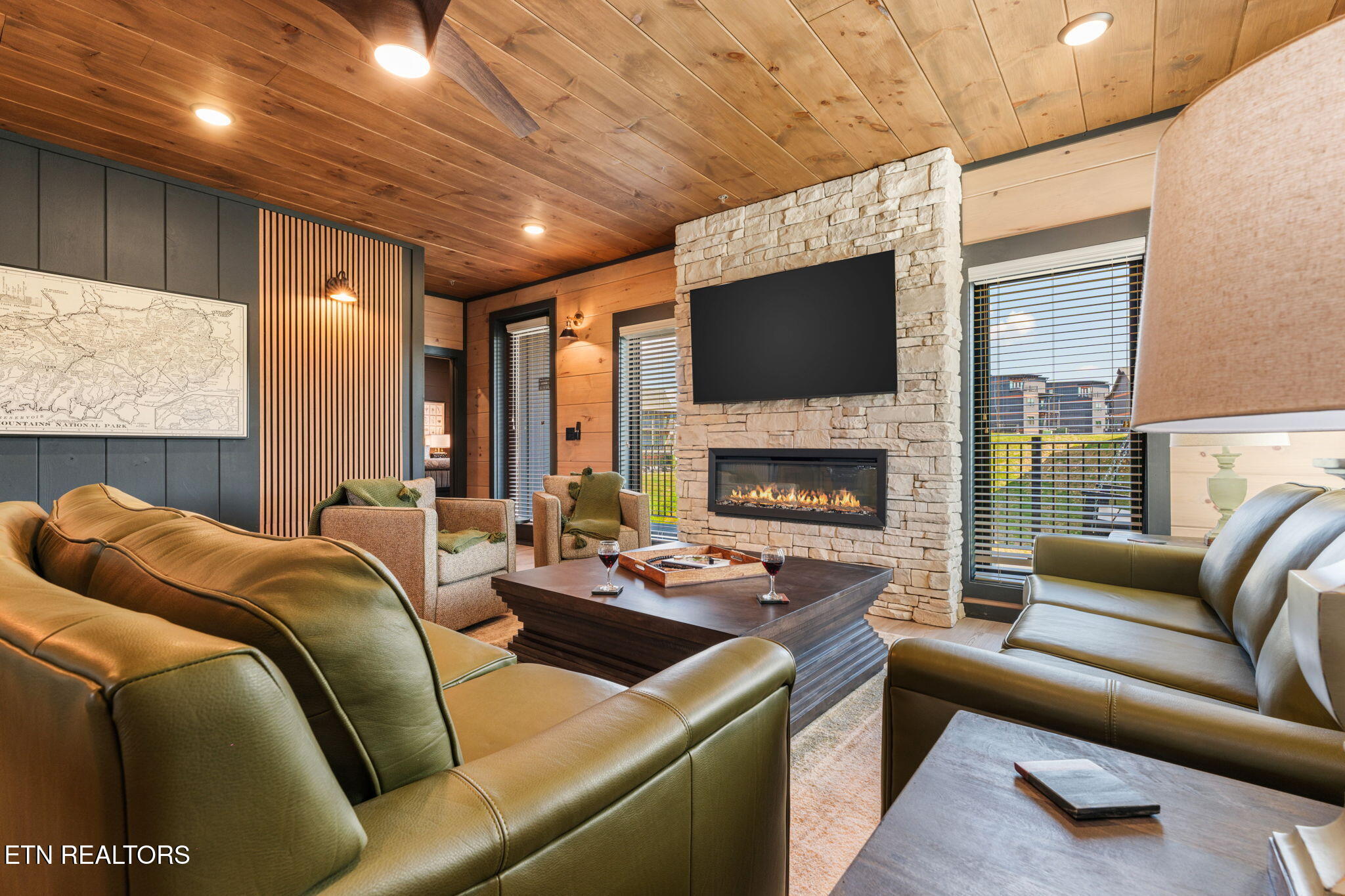 1738 Knotty Log Way Sevierville TN 37862