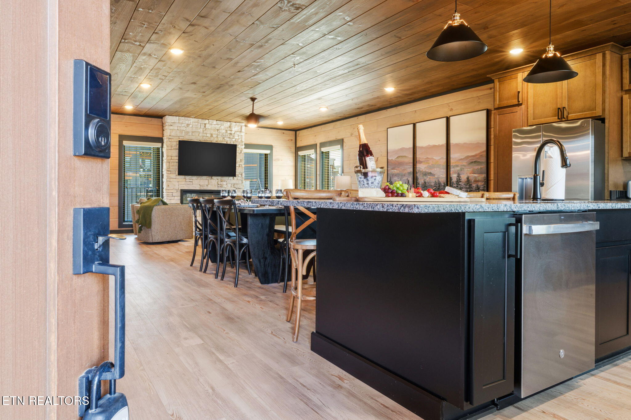 1738 Knotty Log Way Sevierville TN 37862
