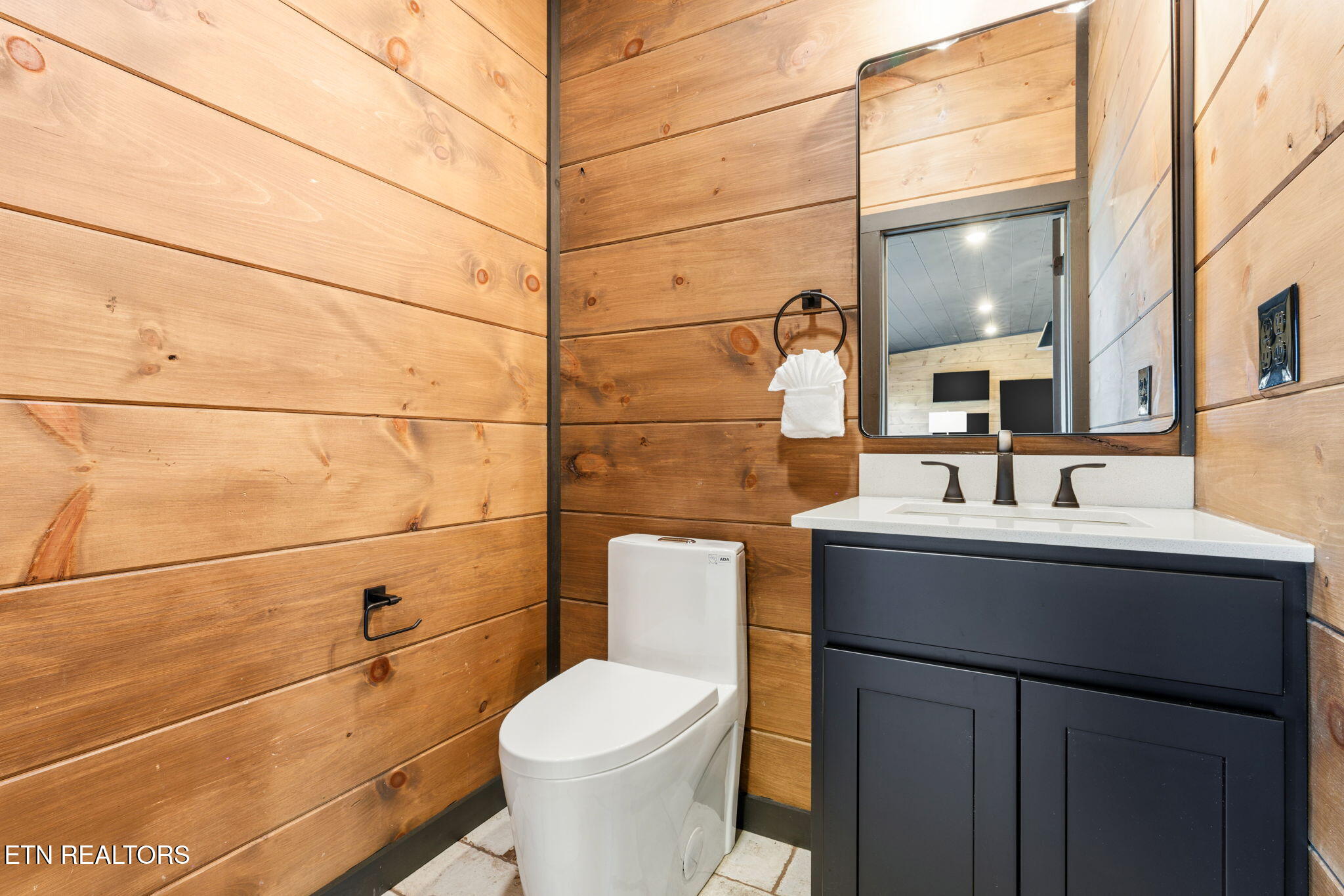 1738 Knotty Log Way Sevierville TN 37862