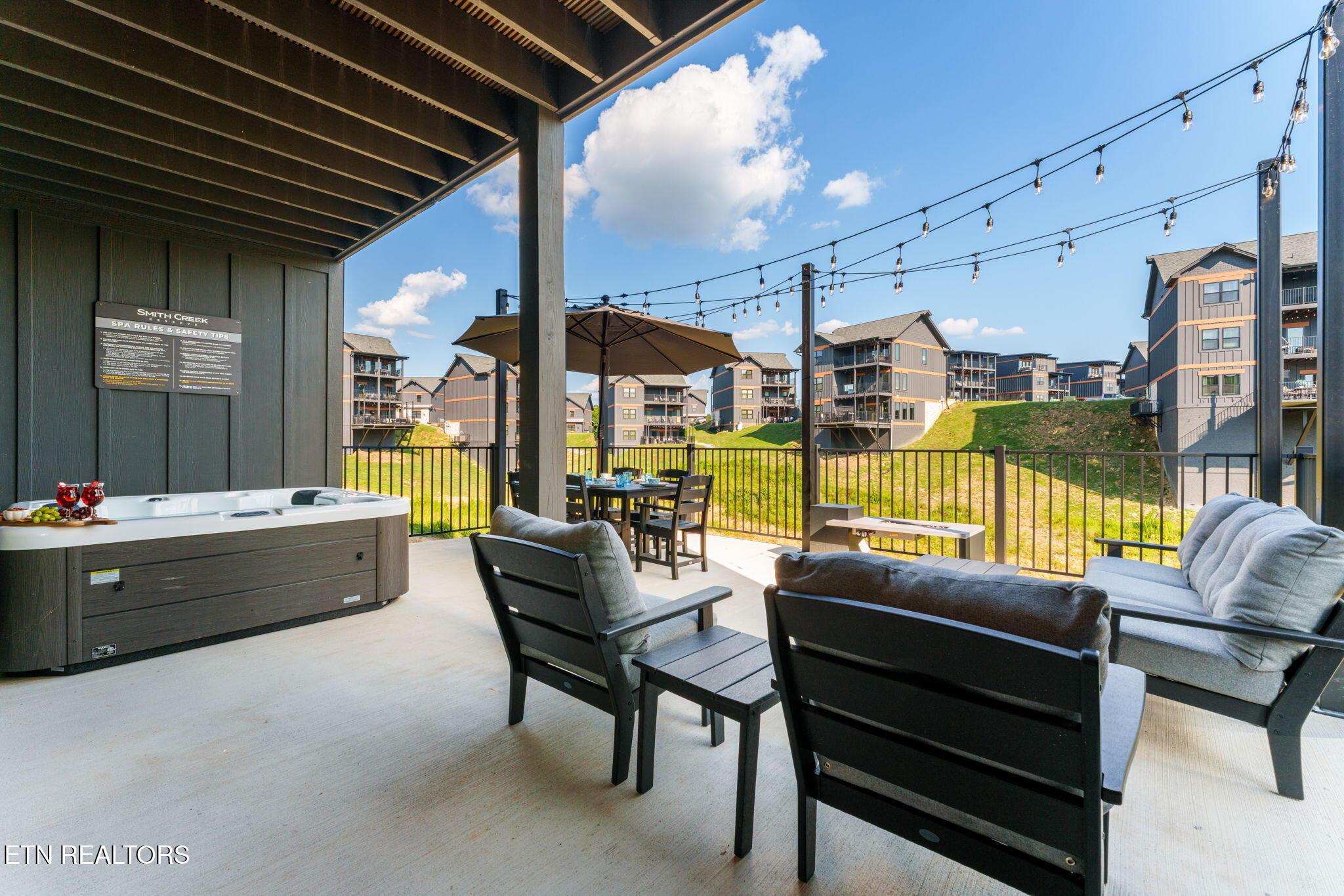 1738 Knotty Log Way Sevierville TN 37862