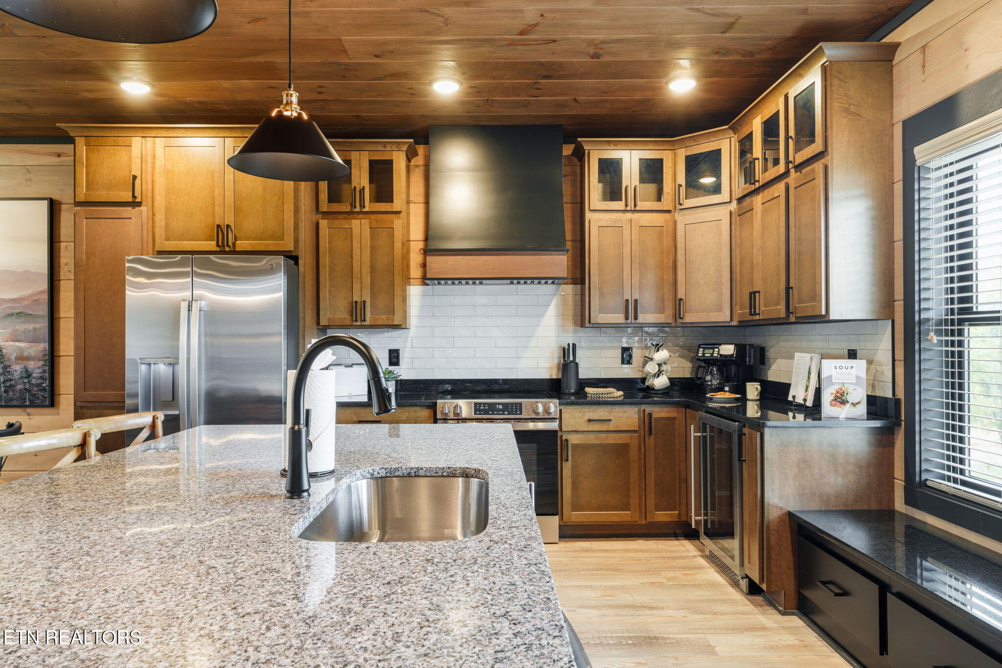 1738 Knotty Log Way Sevierville TN 37862