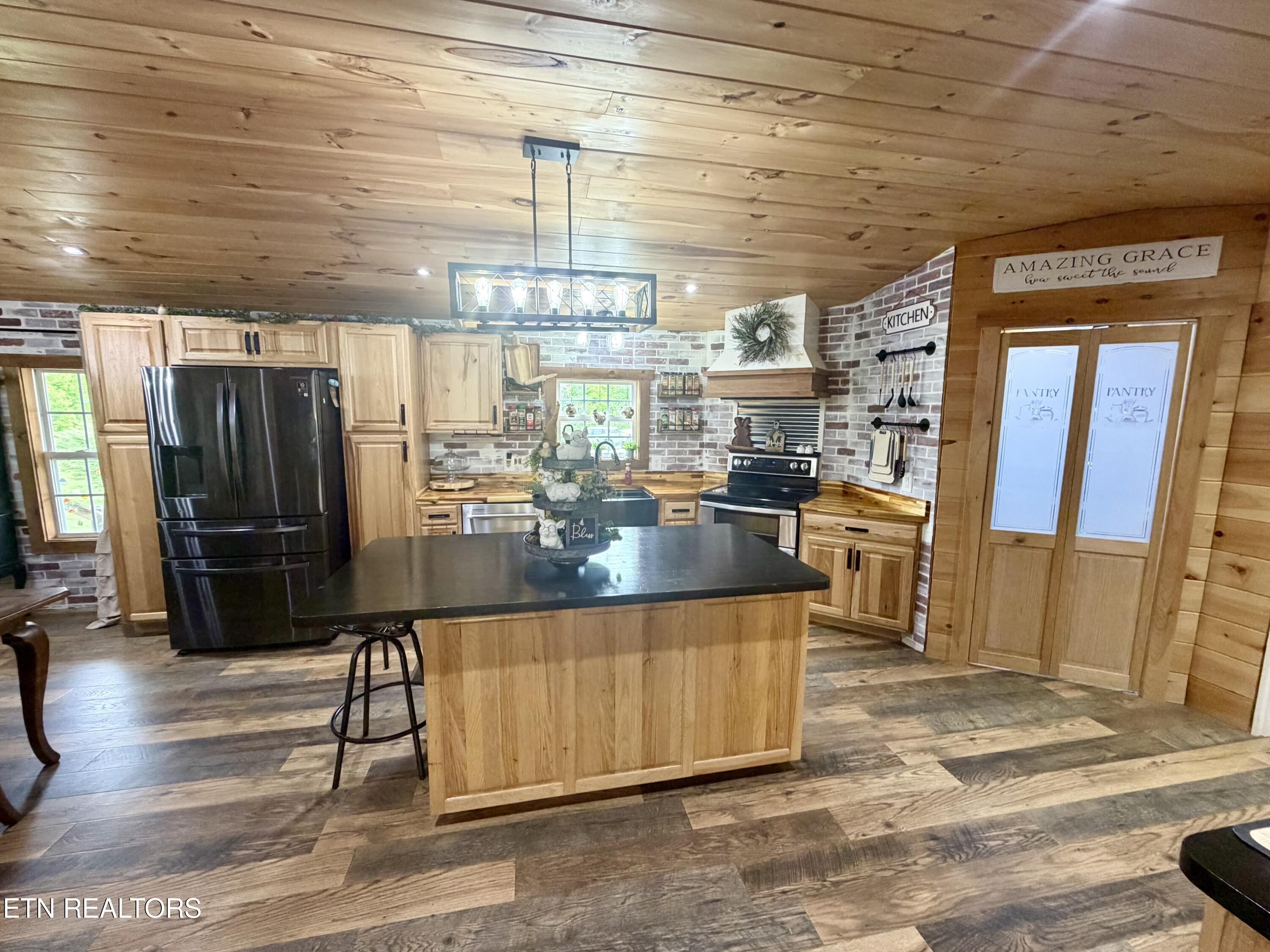 4668 Baker Highway Huntsville TN 37756