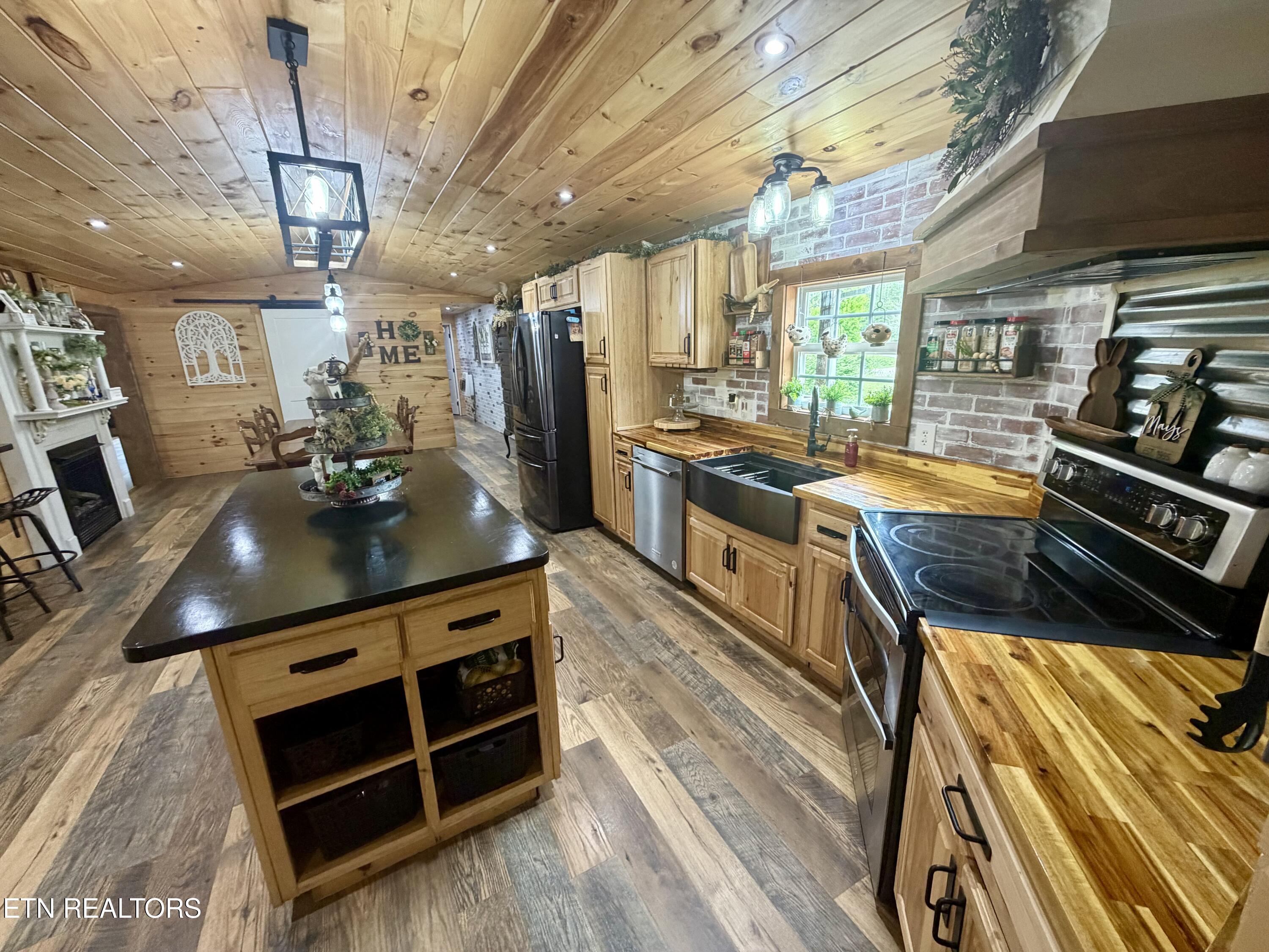 4668 Baker Highway Huntsville TN 37756
