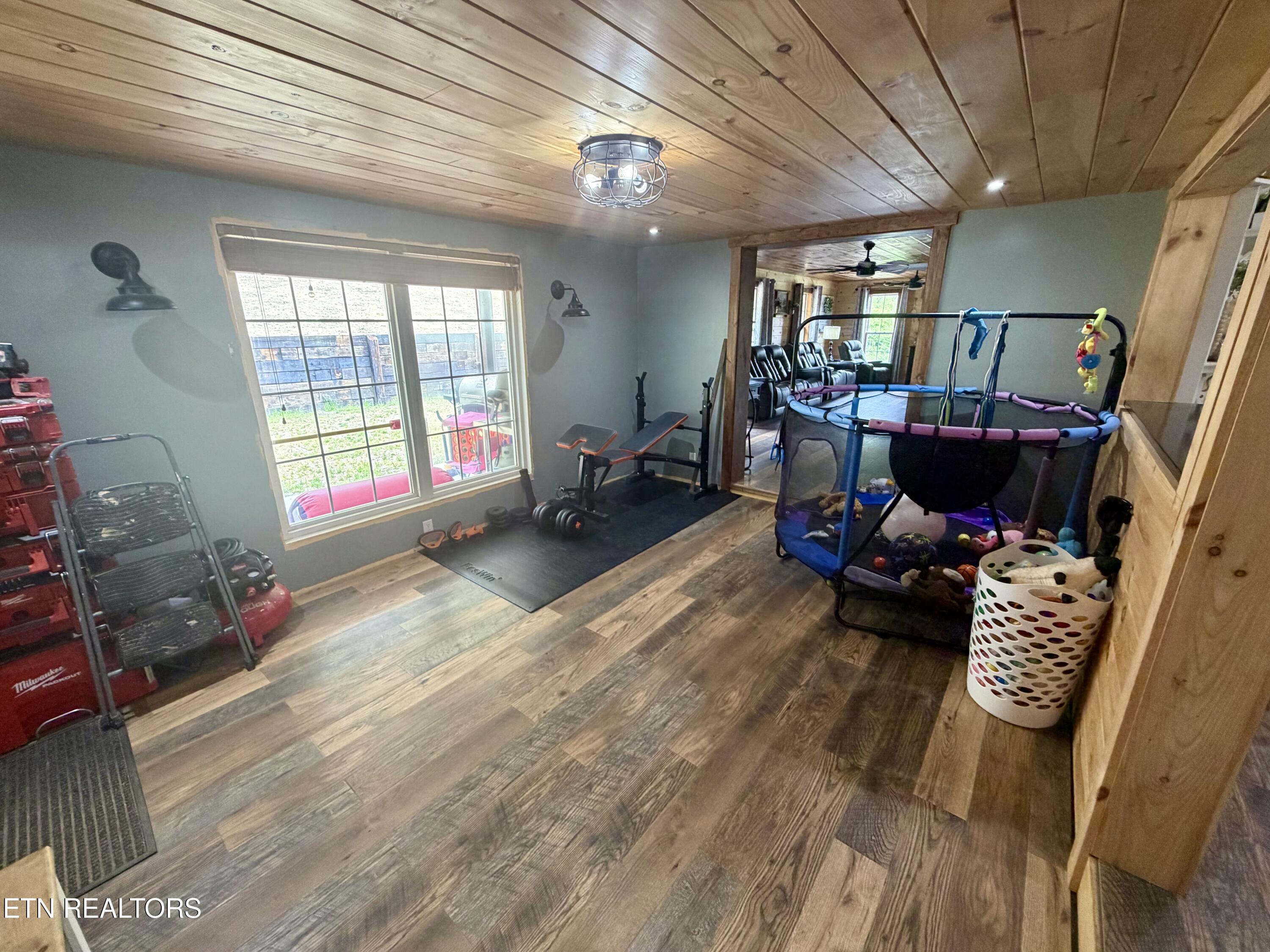 4668 Baker Highway Huntsville TN 37756