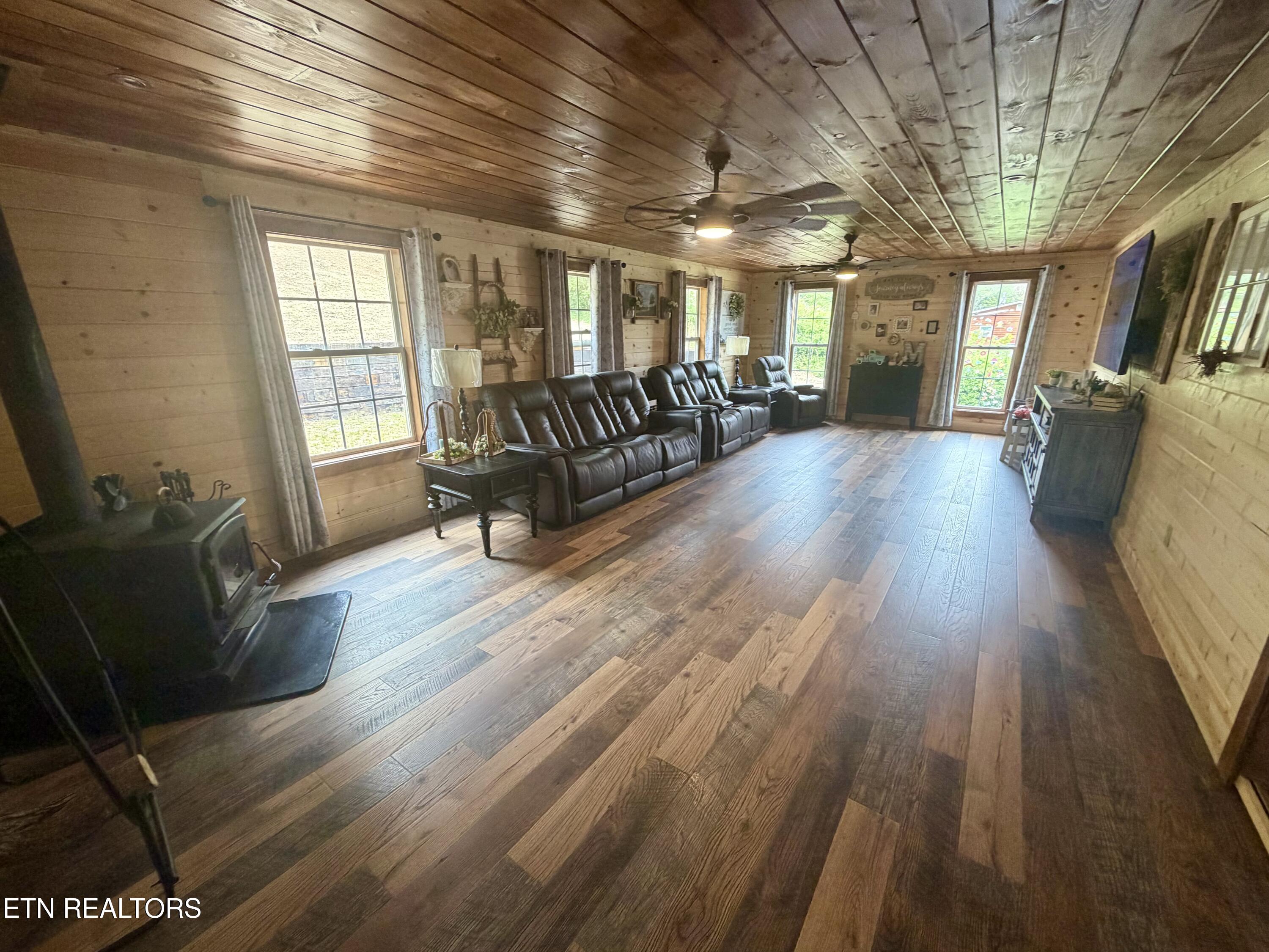 4668 Baker Highway Huntsville TN 37756