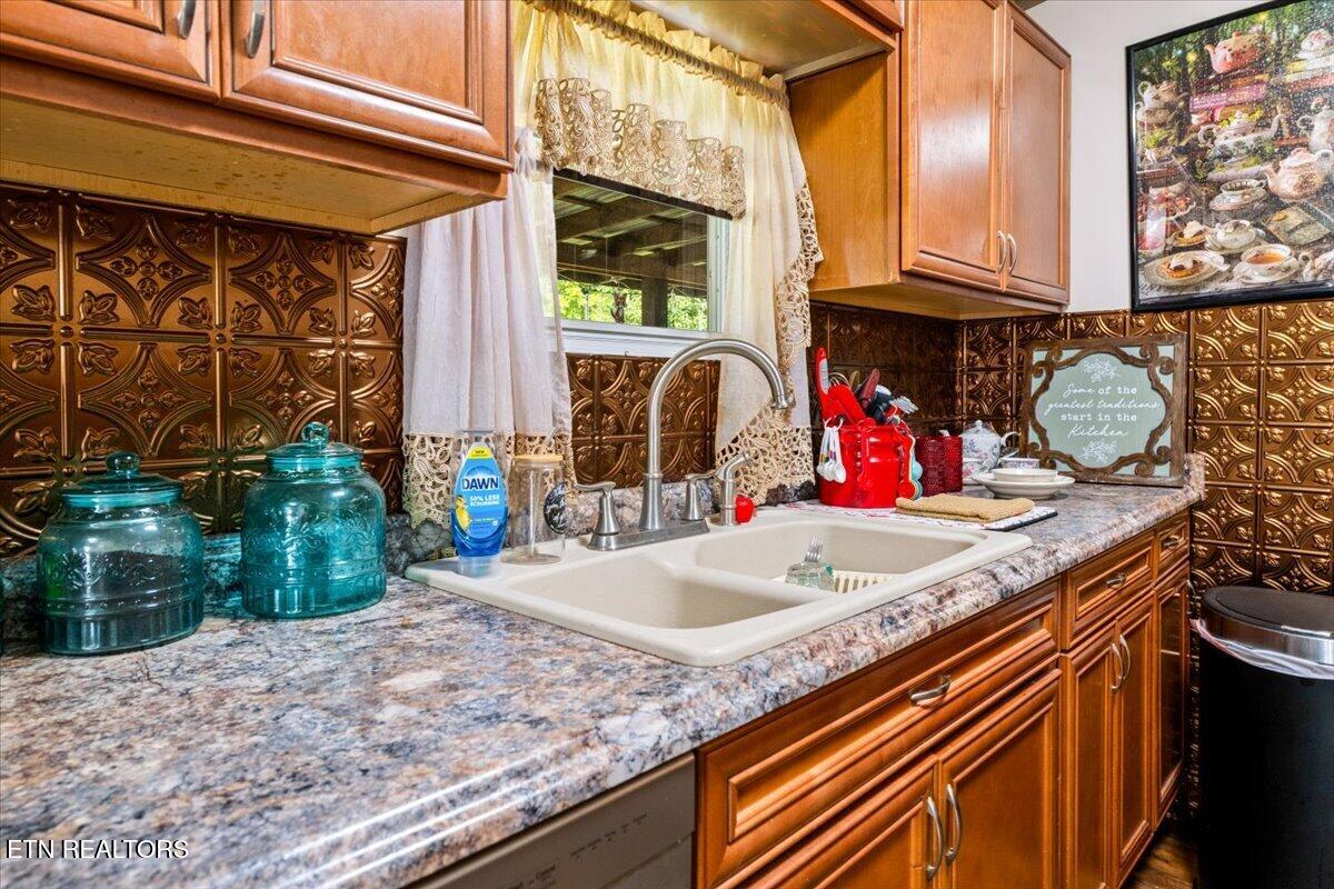171 E Memorial Drive Jacksboro TN 37757