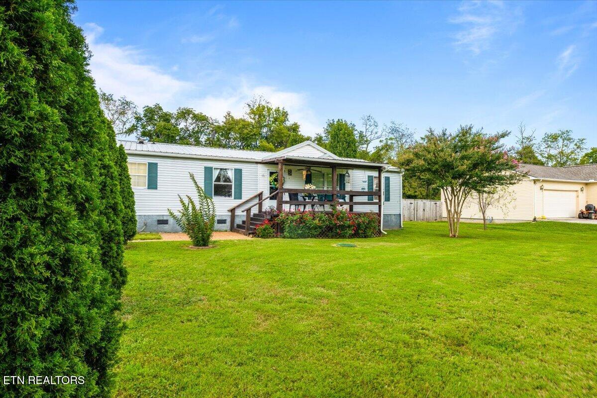 171 E Memorial Drive Jacksboro TN 37757