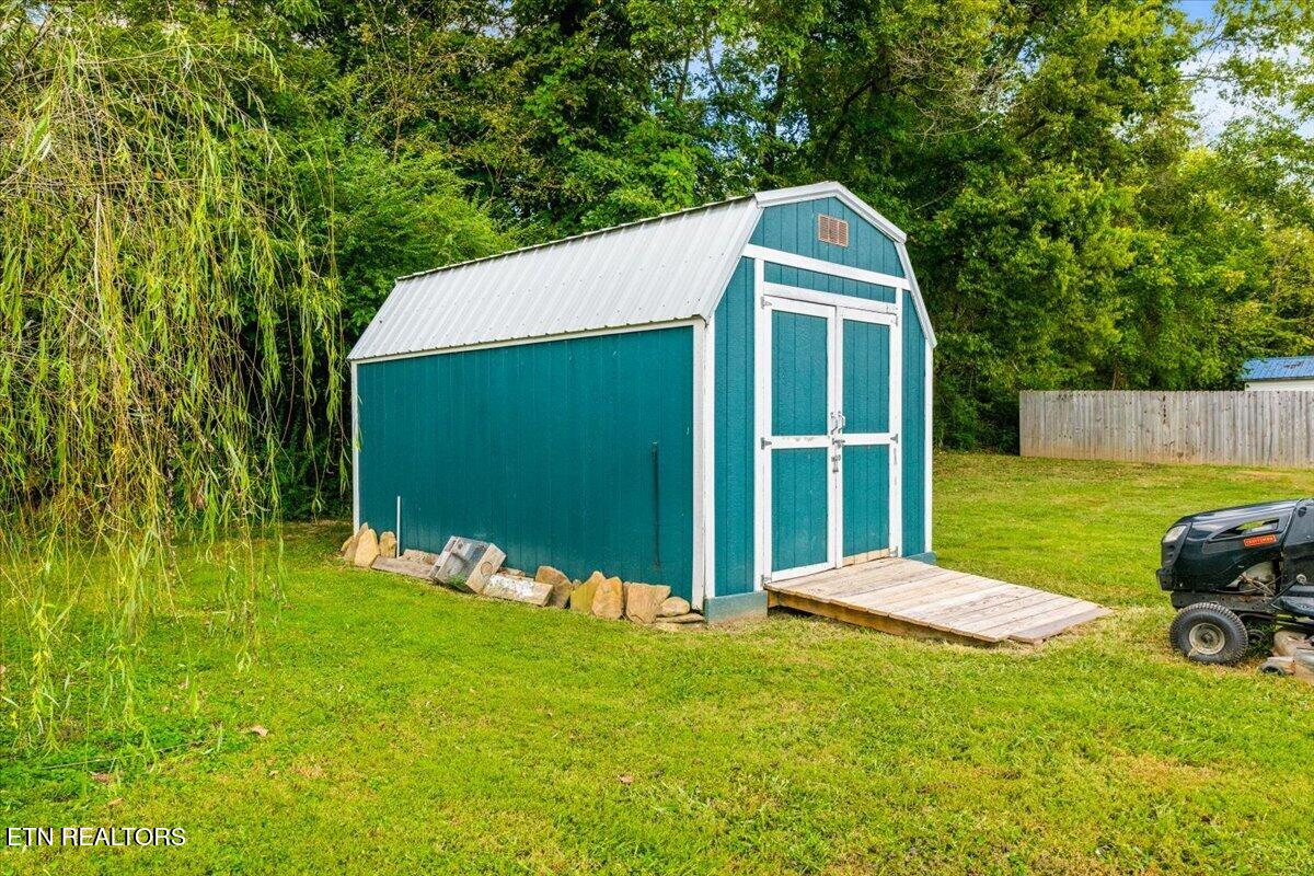 171 E Memorial Drive Jacksboro TN 37757