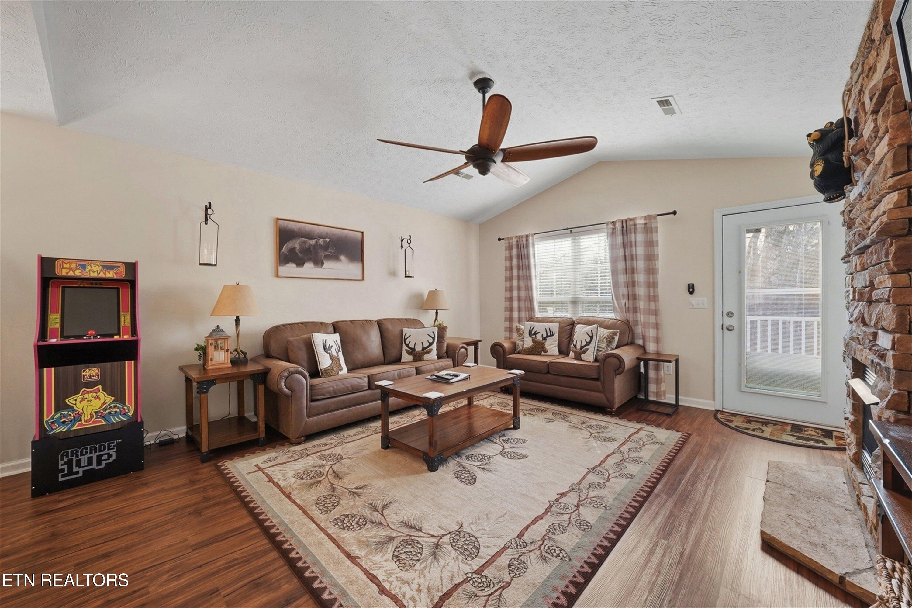 2032 Slippery Rock Circle Pigeon Forge TN 37862