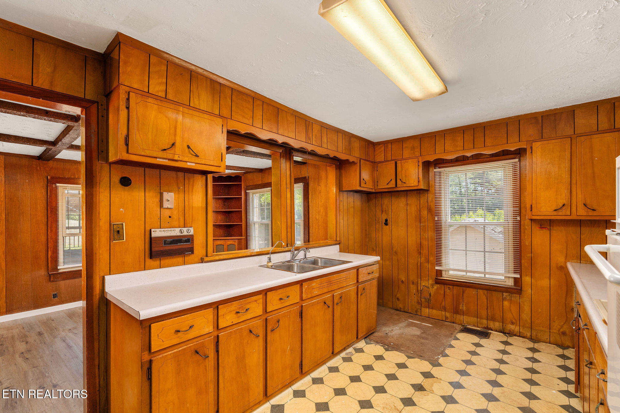 303 E Louise Avenue Morristown TN 37813