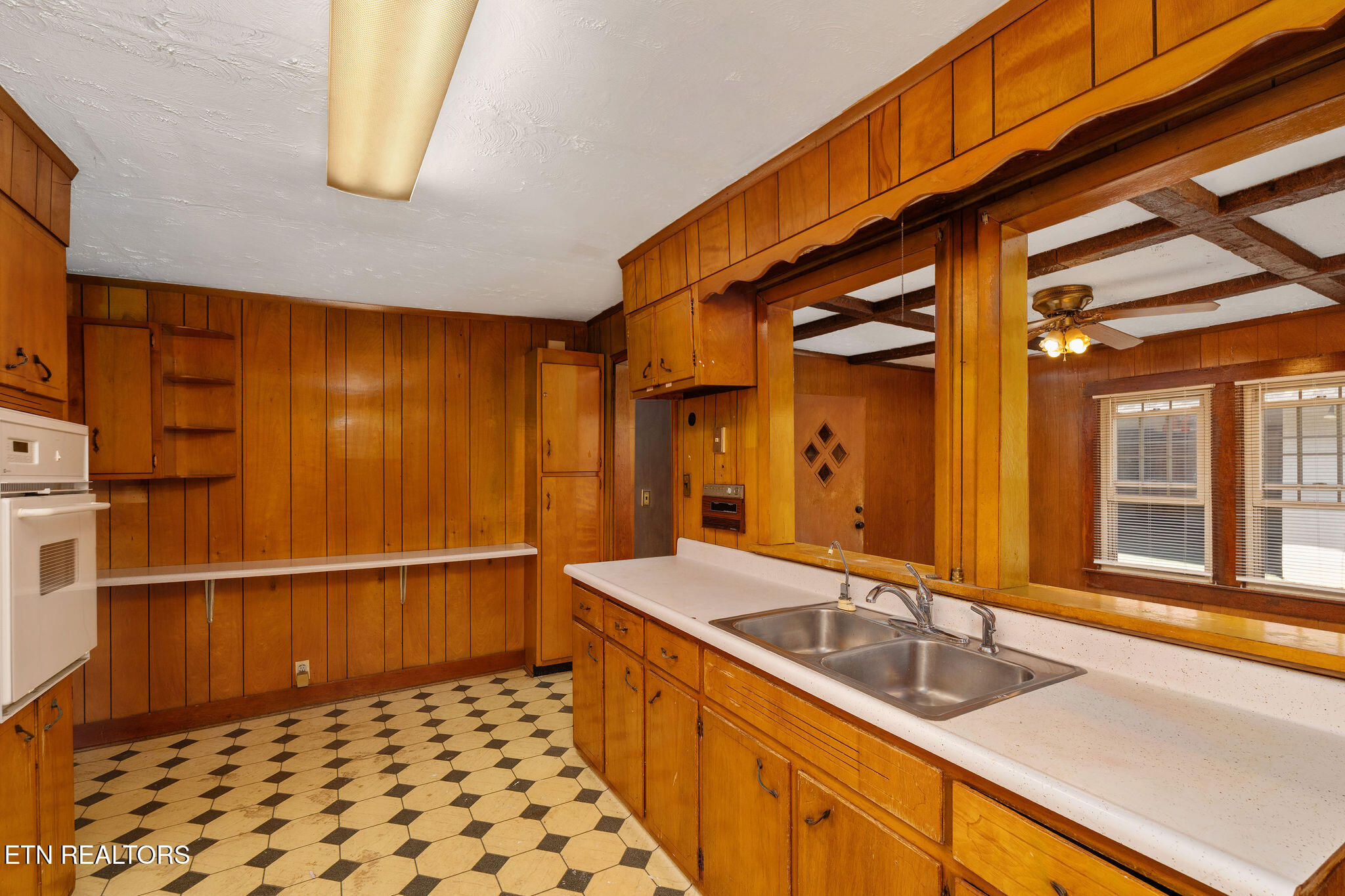 303 E Louise Avenue Morristown TN 37813