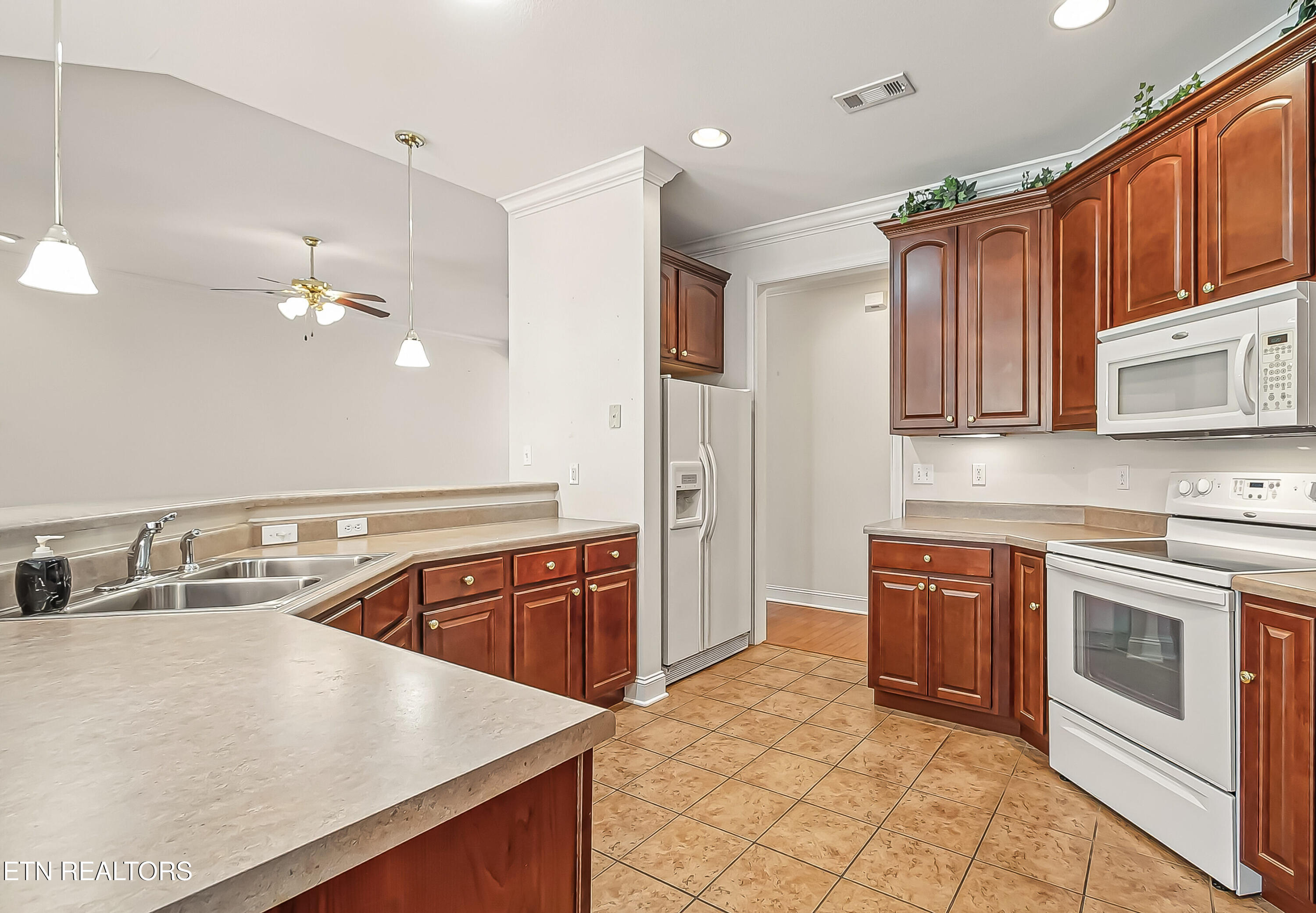 126 Waterston Way Clinton TN 37716
