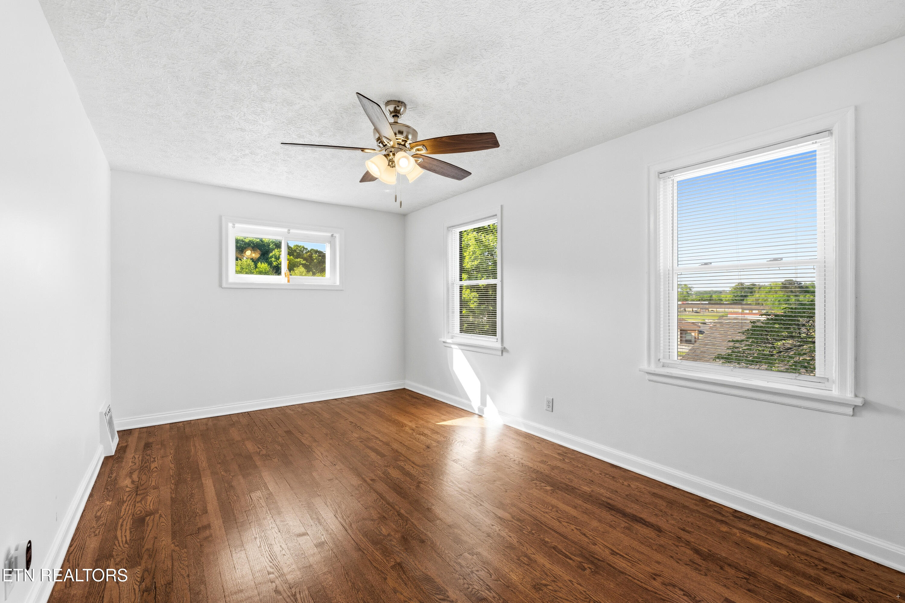 1146 E Lincoln Road Maryville TN 37804
