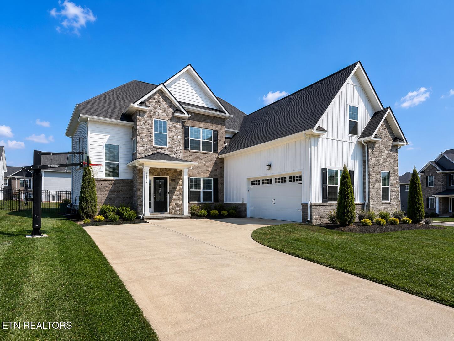9400 Liberty Bell Road Powell TN 37849