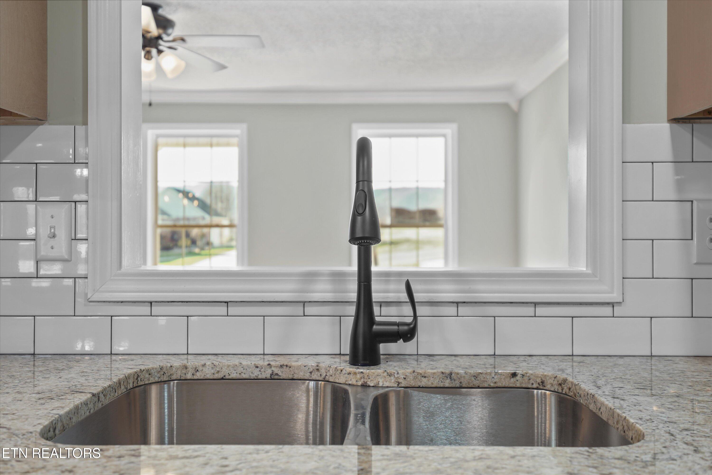 252 Perkins Lane Jacksboro TN 37757