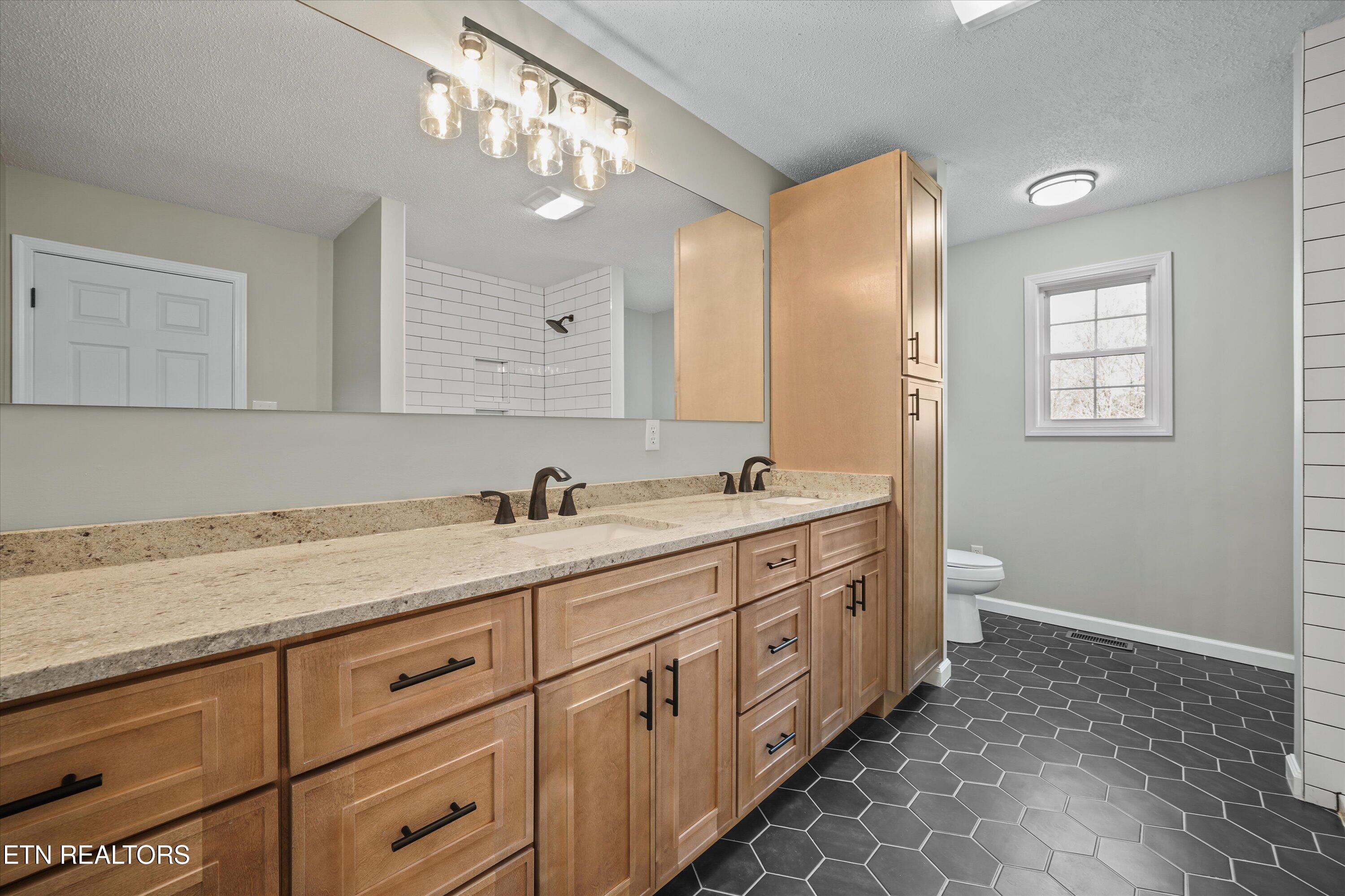 252 Perkins Lane Jacksboro TN 37757