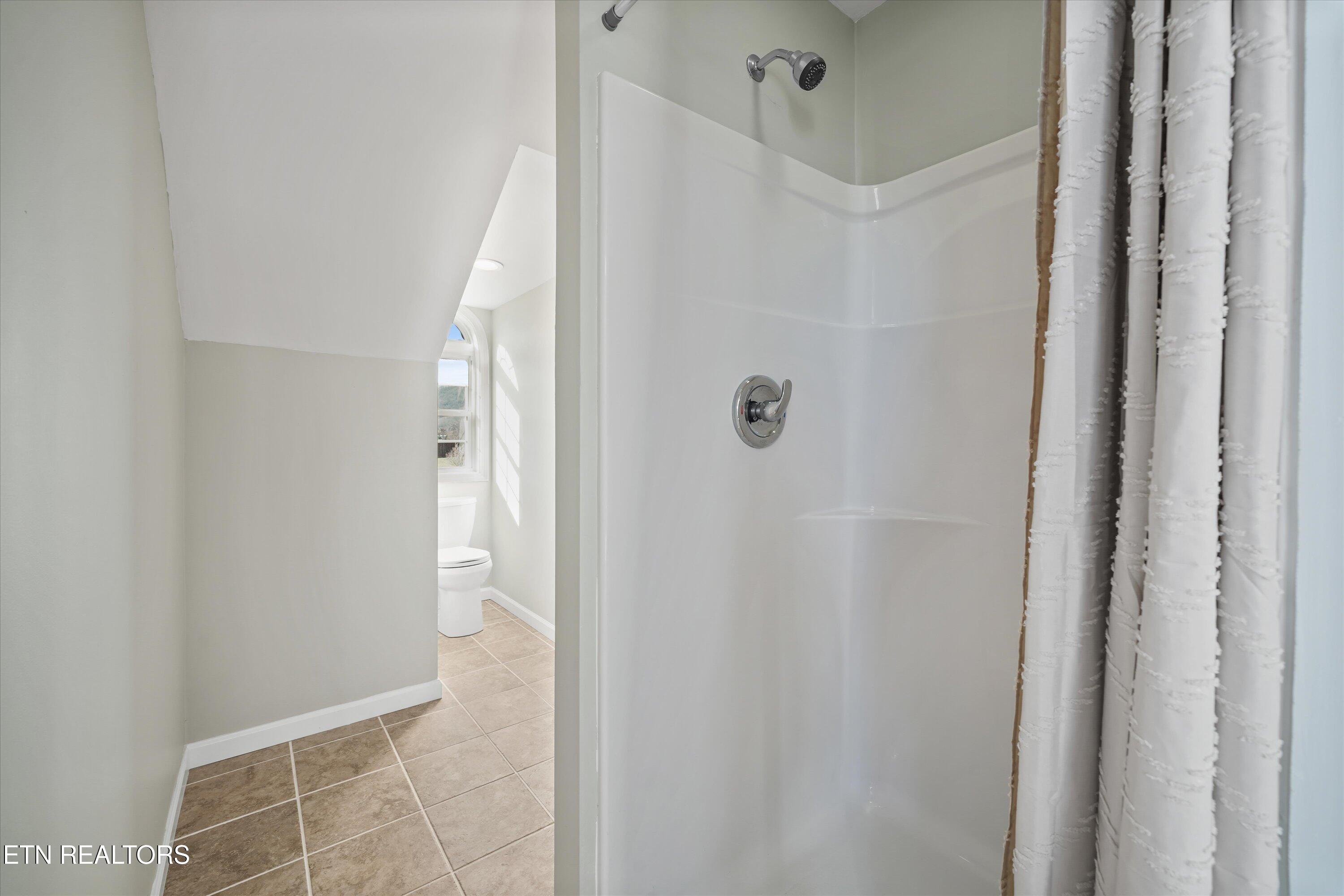 252 Perkins Lane Jacksboro TN 37757