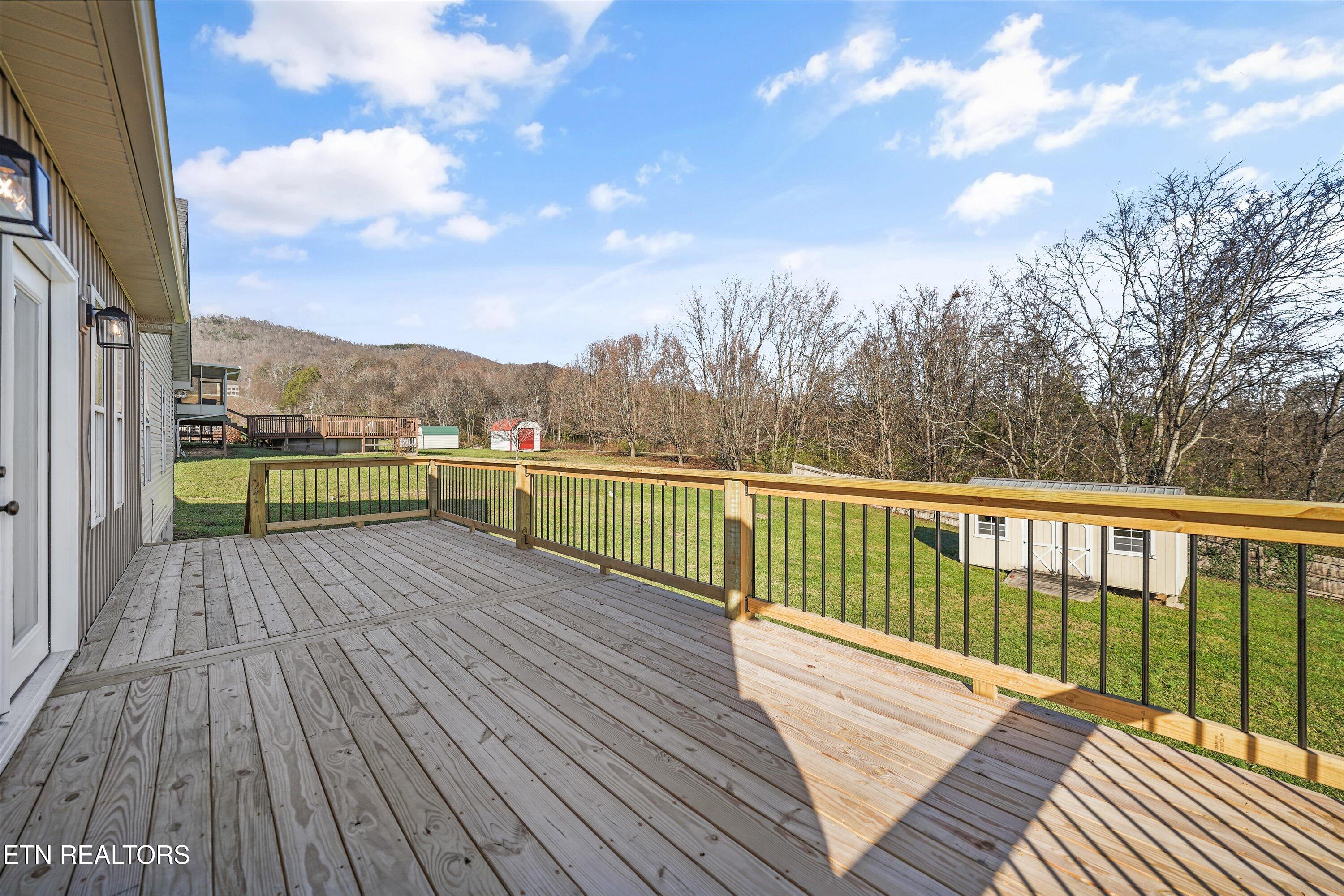 252 Perkins Lane Jacksboro TN 37757