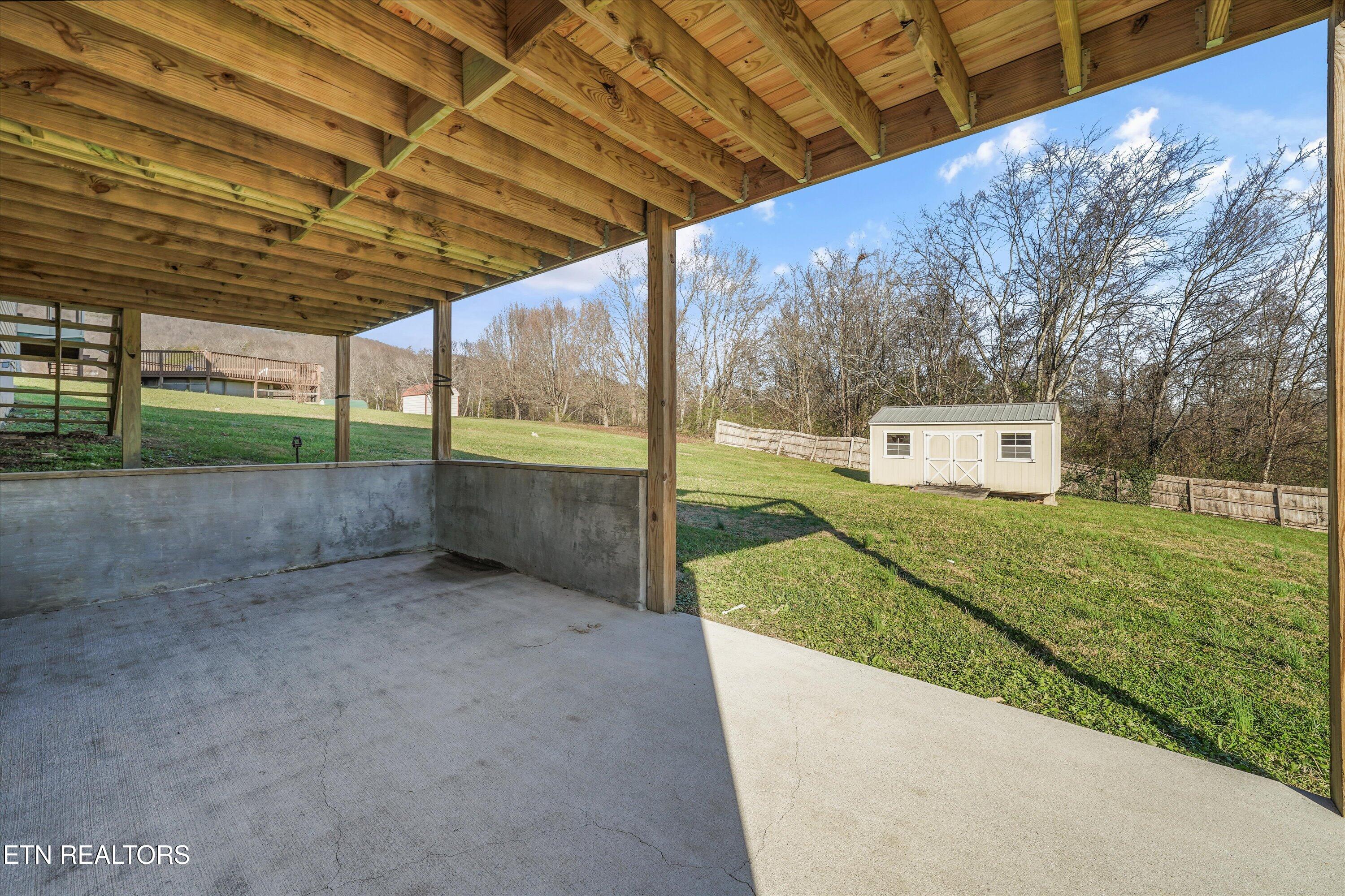 252 Perkins Lane Jacksboro TN 37757