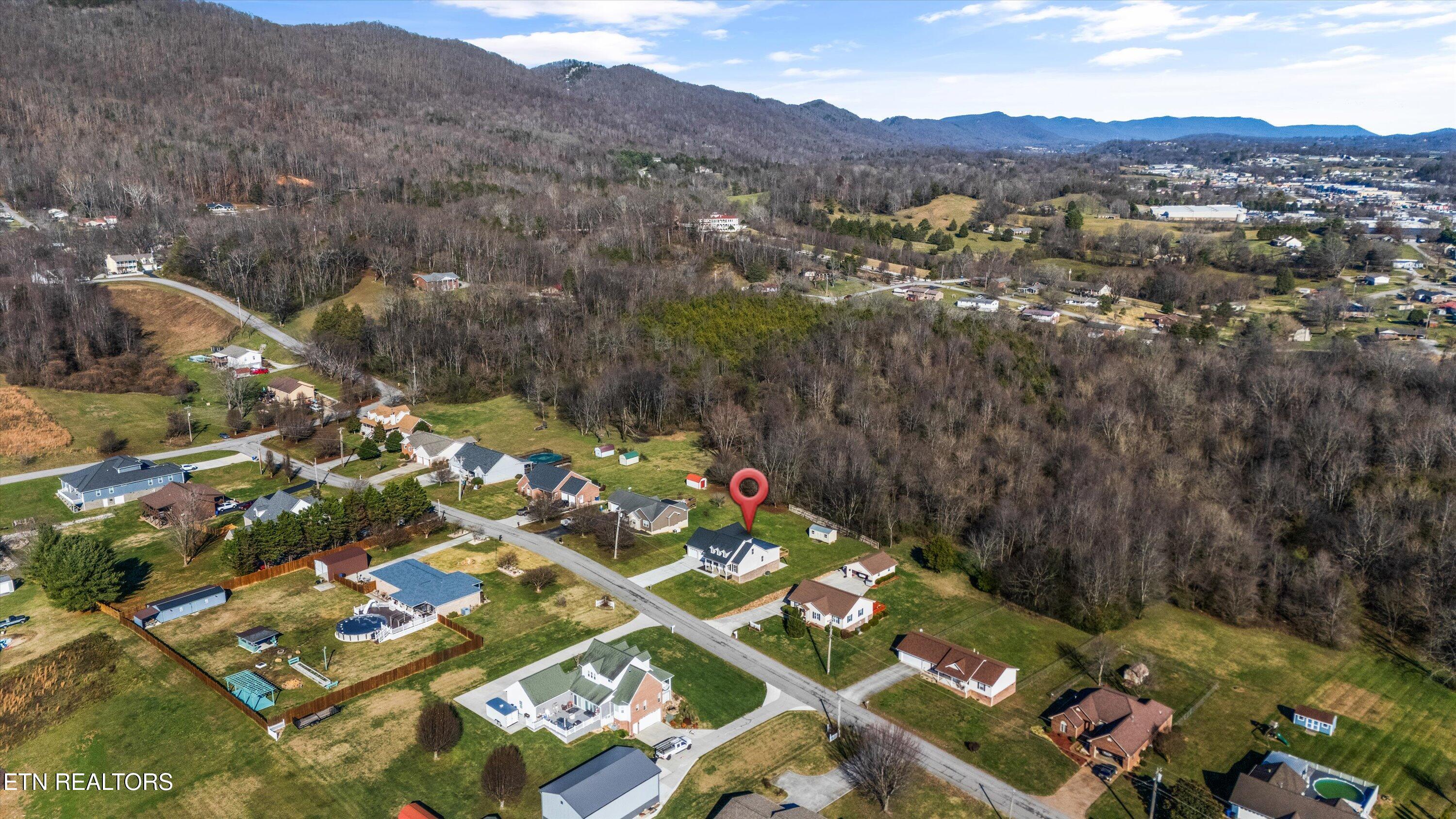 252 Perkins Lane Jacksboro TN 37757