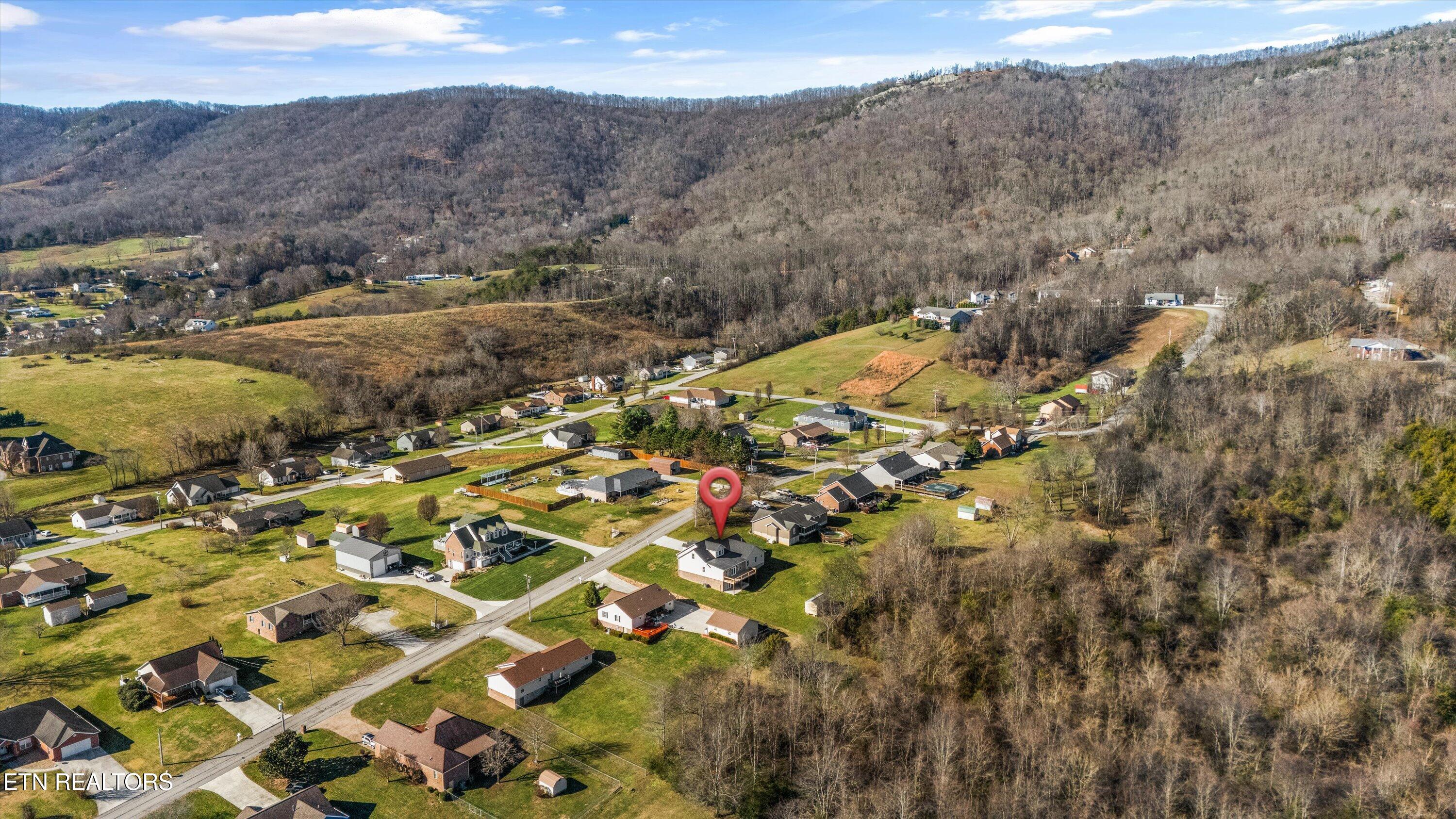 252 Perkins Lane Jacksboro TN 37757