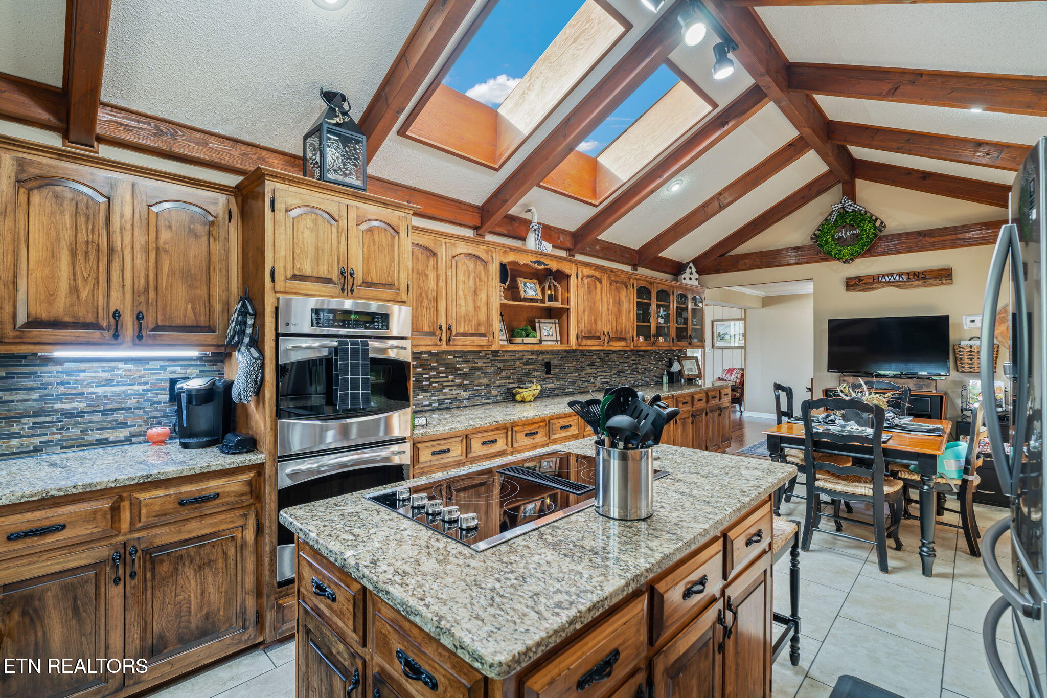 4912 W Emory Road Powell TN 37849