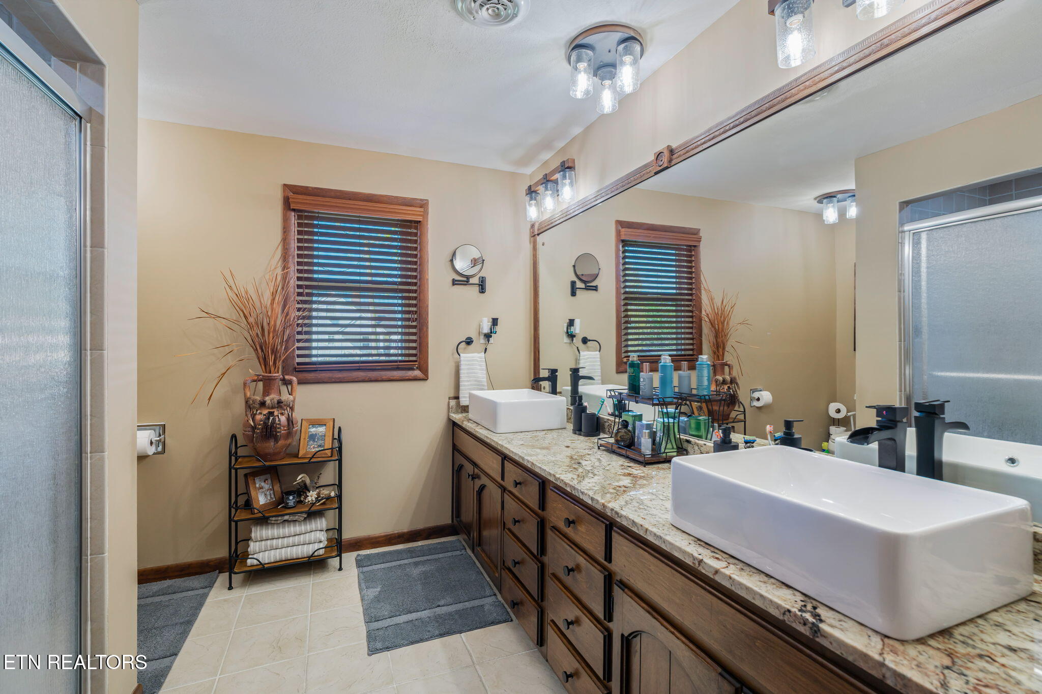 4912 W Emory Road Powell TN 37849