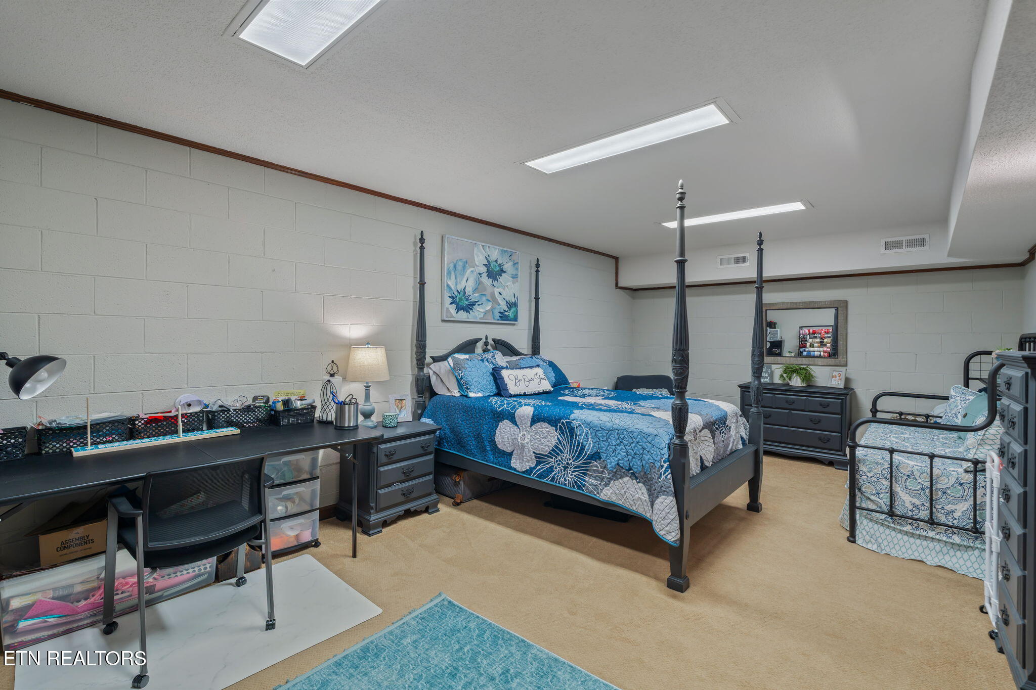 4912 W Emory Road Powell TN 37849