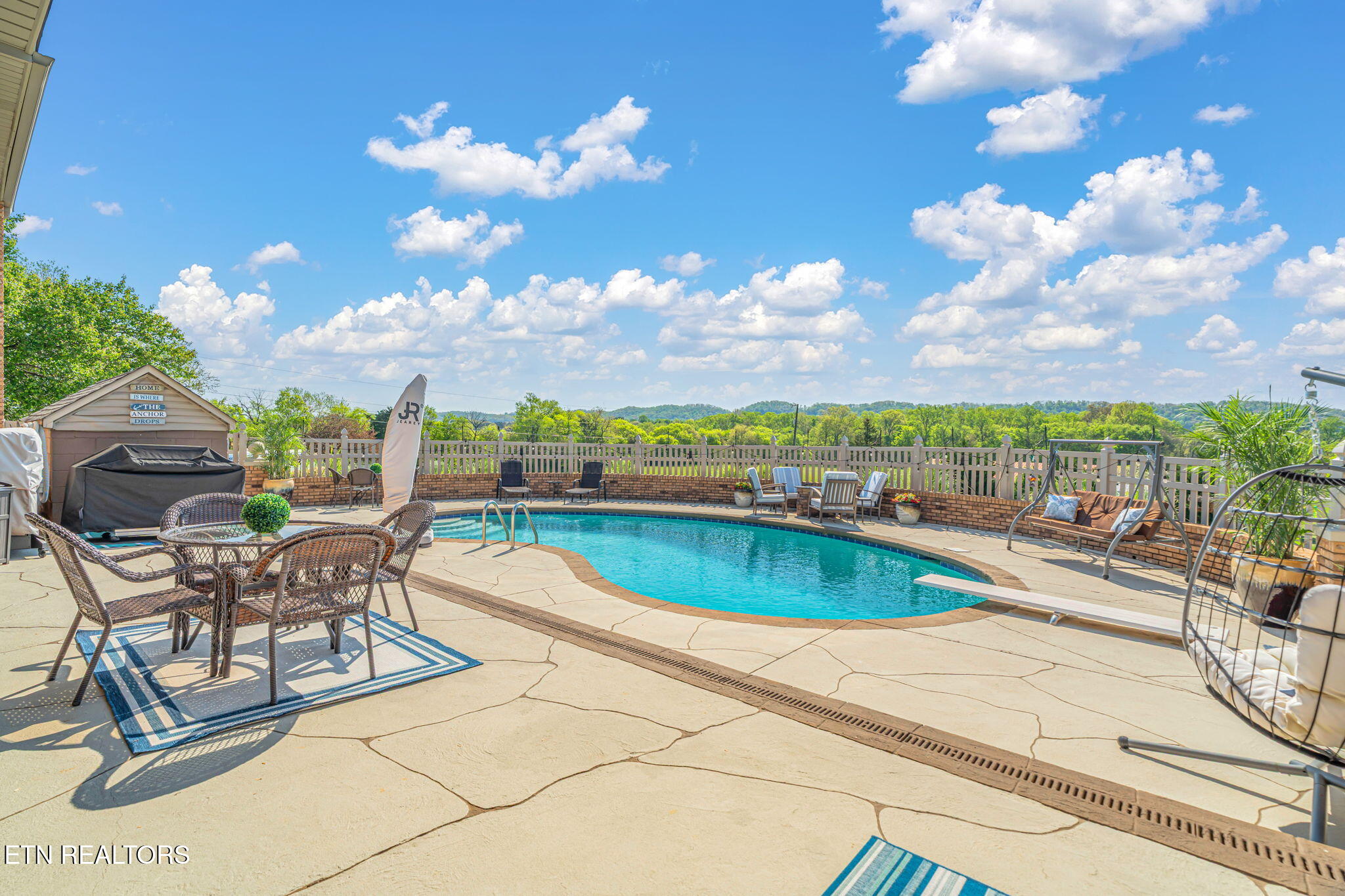 4912 W Emory Road Powell TN 37849