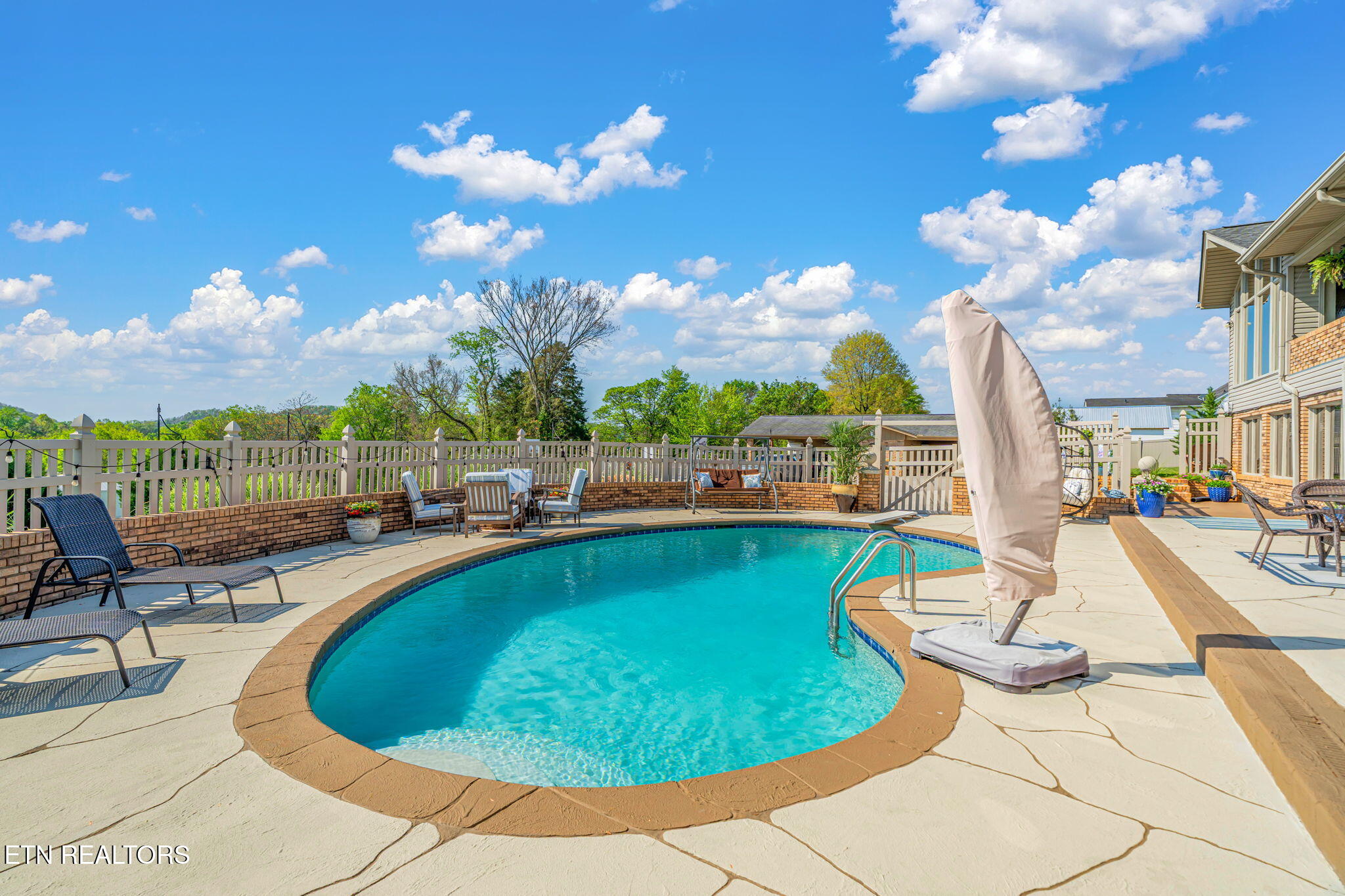 4912 W Emory Road Powell TN 37849