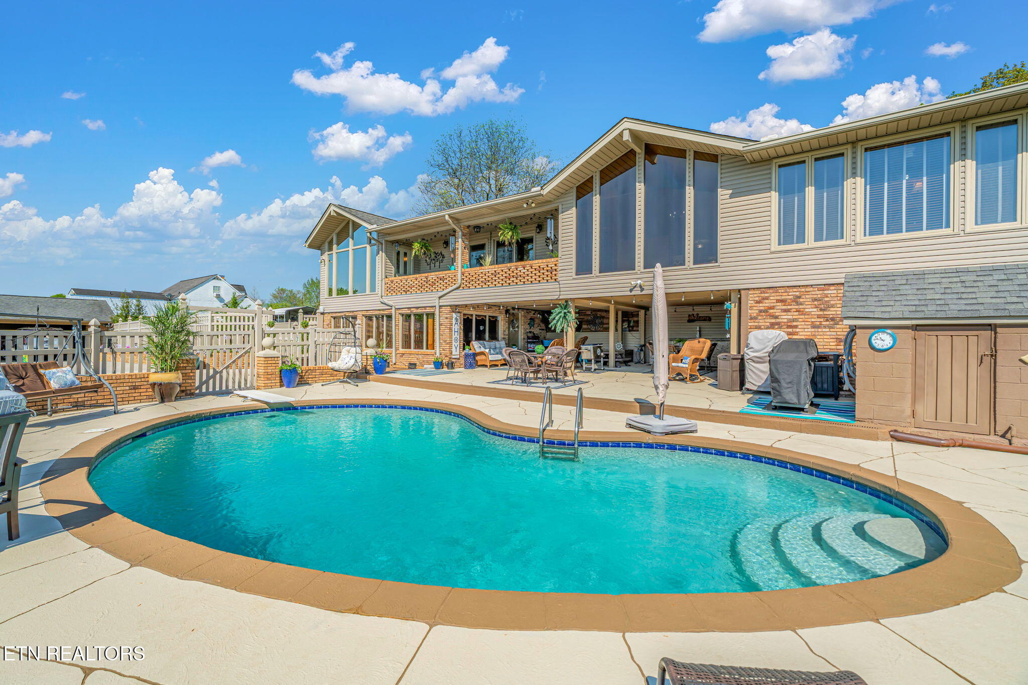 4912 W Emory Road Powell TN 37849